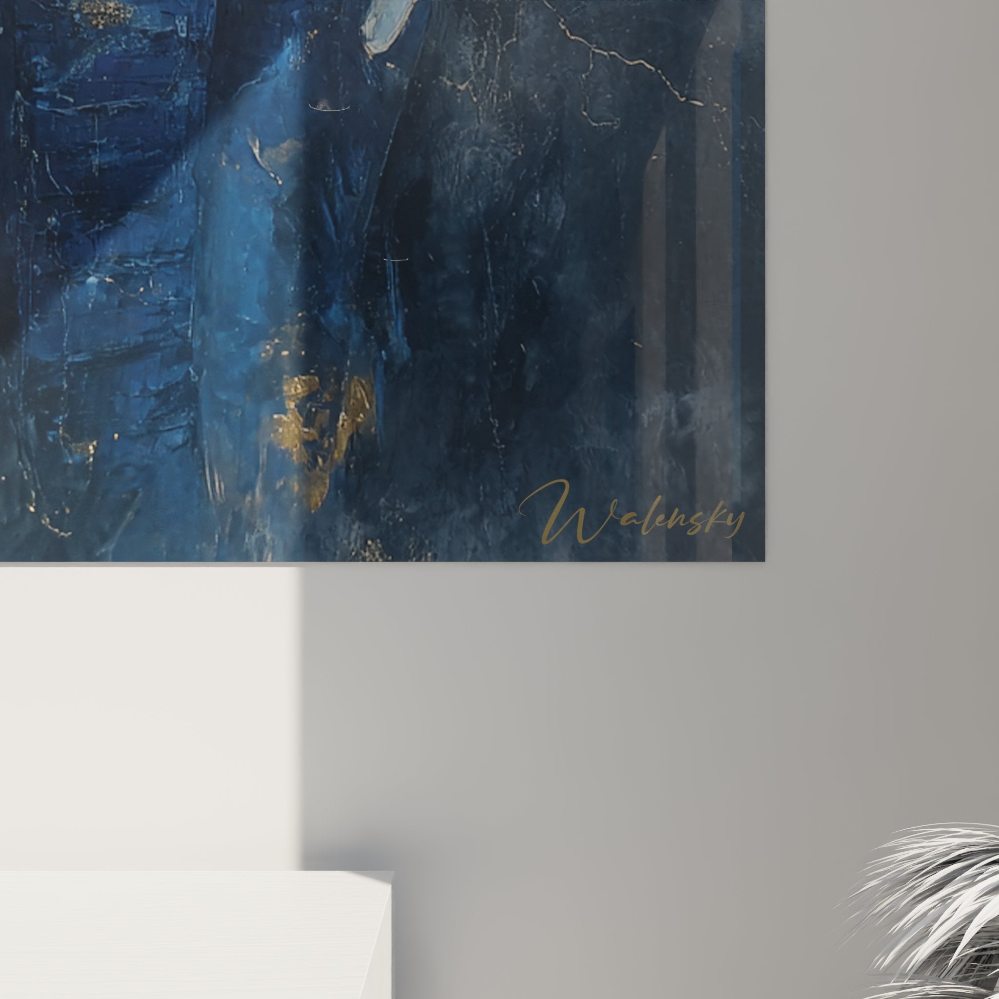 Übersicht des blauen Elefantenbildes in einem eleganten zeitgenössischen Interieur