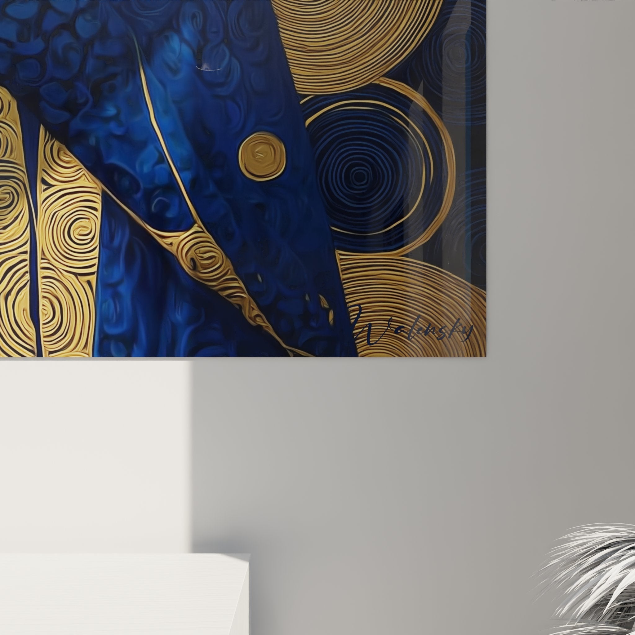 Vista generale quadro murale geisha art déco kimono blu motivi dorati spirali geometriche