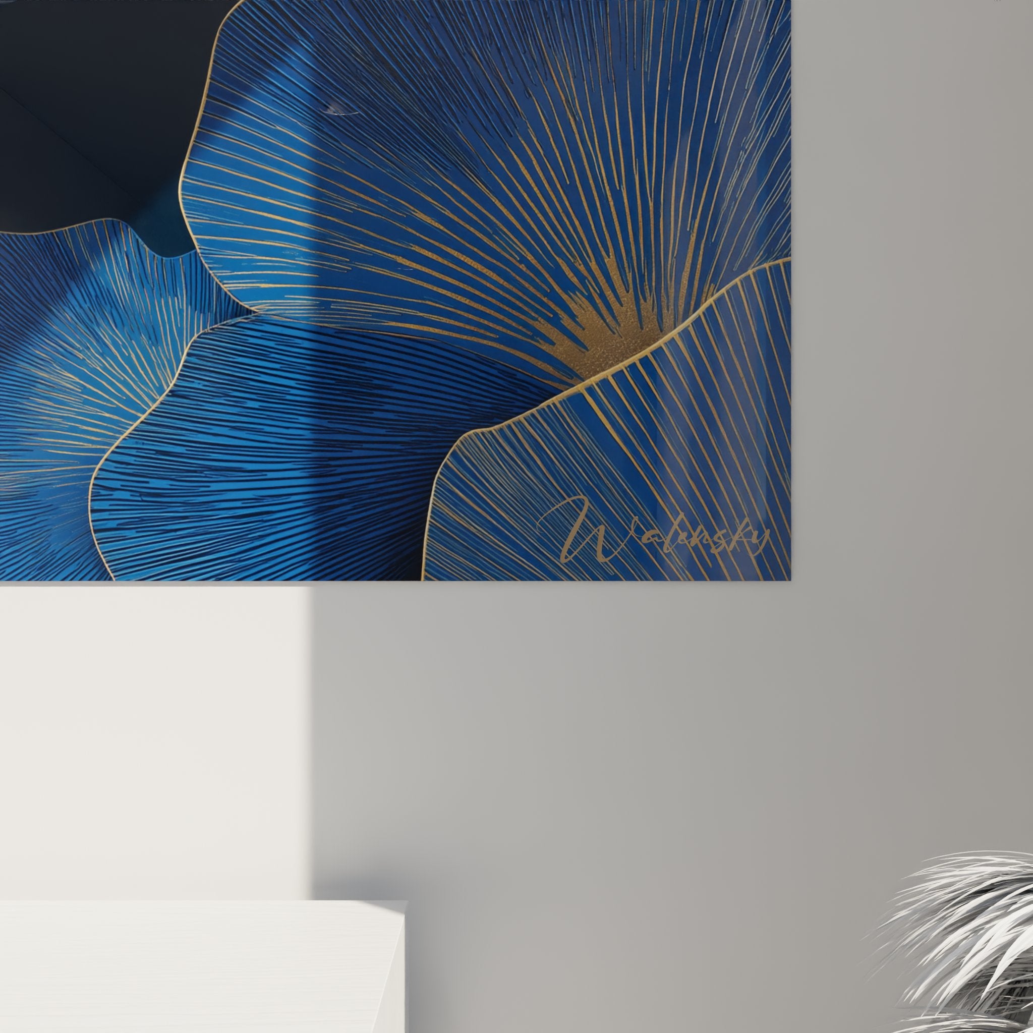 Vue d'ensemble tableau art déco femme ginkgo bleu, composition florale sophistiquée