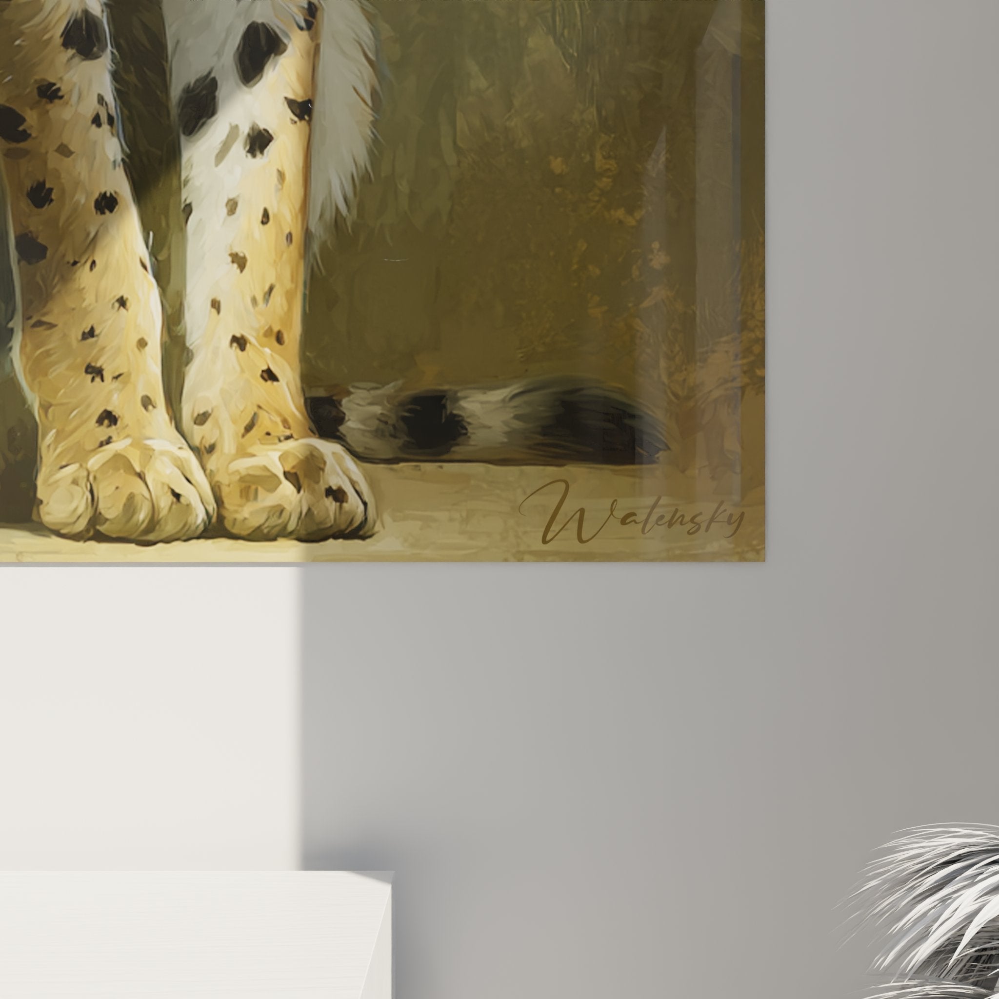 Vue d'ensemble du tableau chat Savannah elegant accroche au mur revelant ses dimensions et son impact decoratif