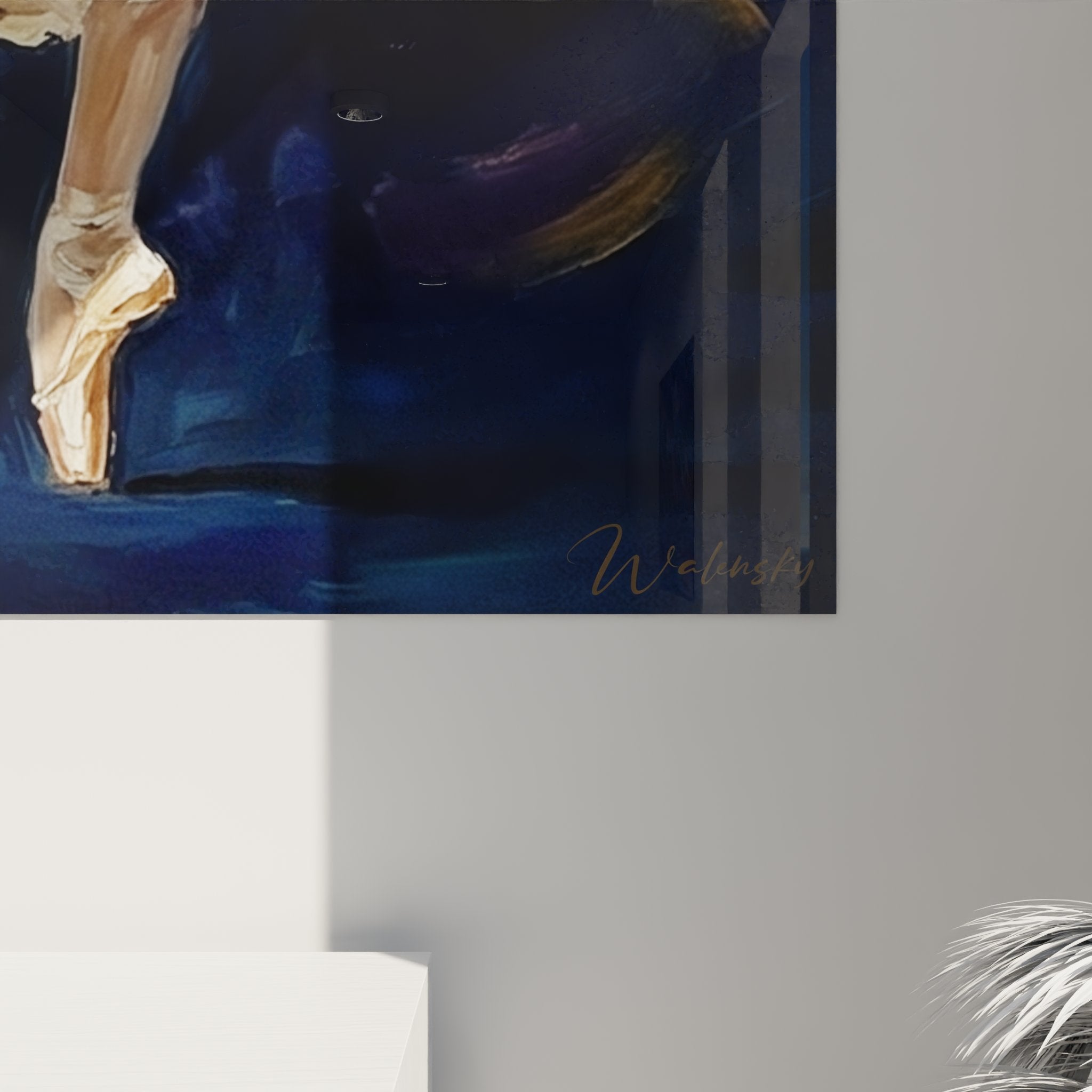 Vista d'insieme quadro ballerina danza classica in salotto moderno, decorazione murale arte contemporanea