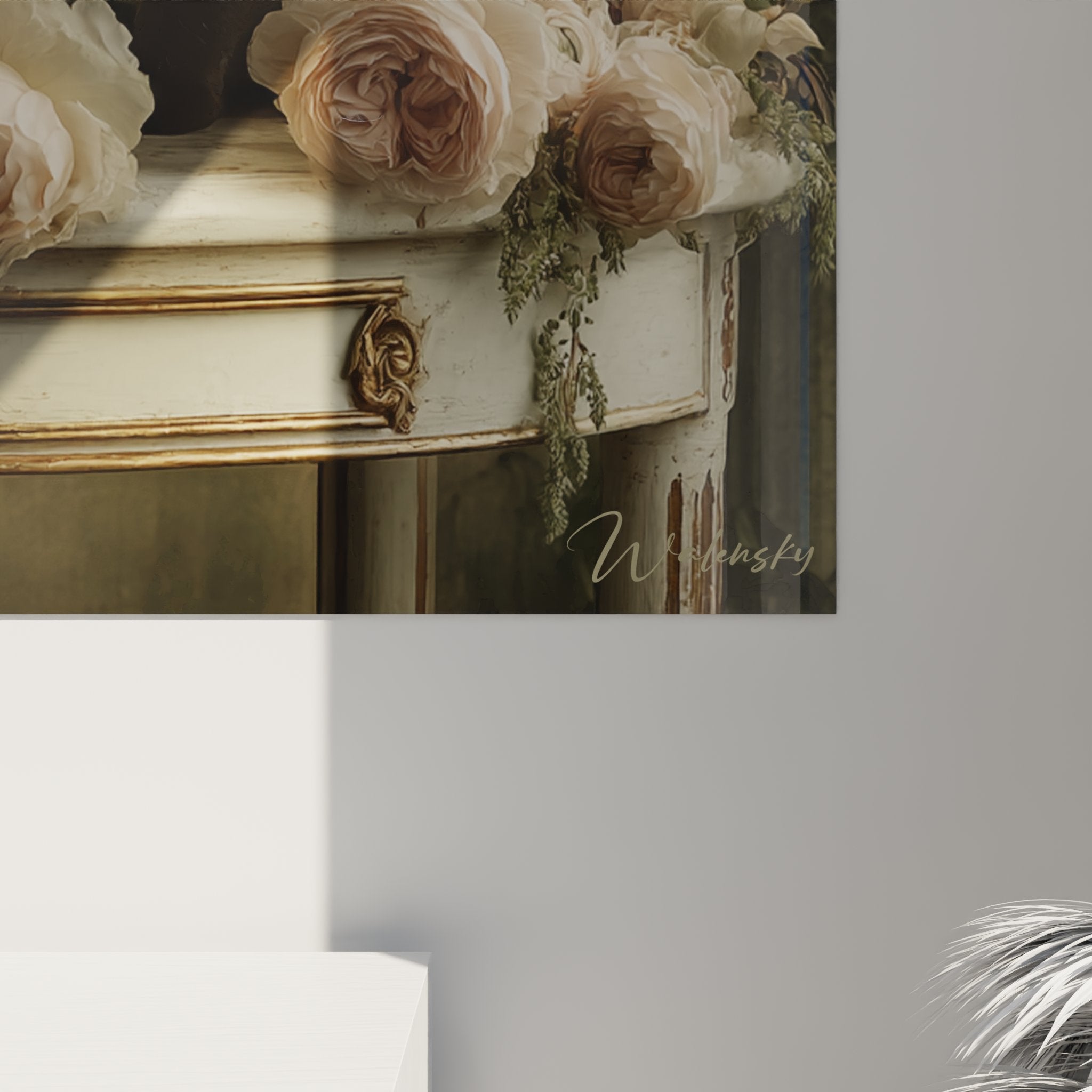 Vue d'ensemble tableau mural chat balinais dans salon, mise en scène décorative élégante