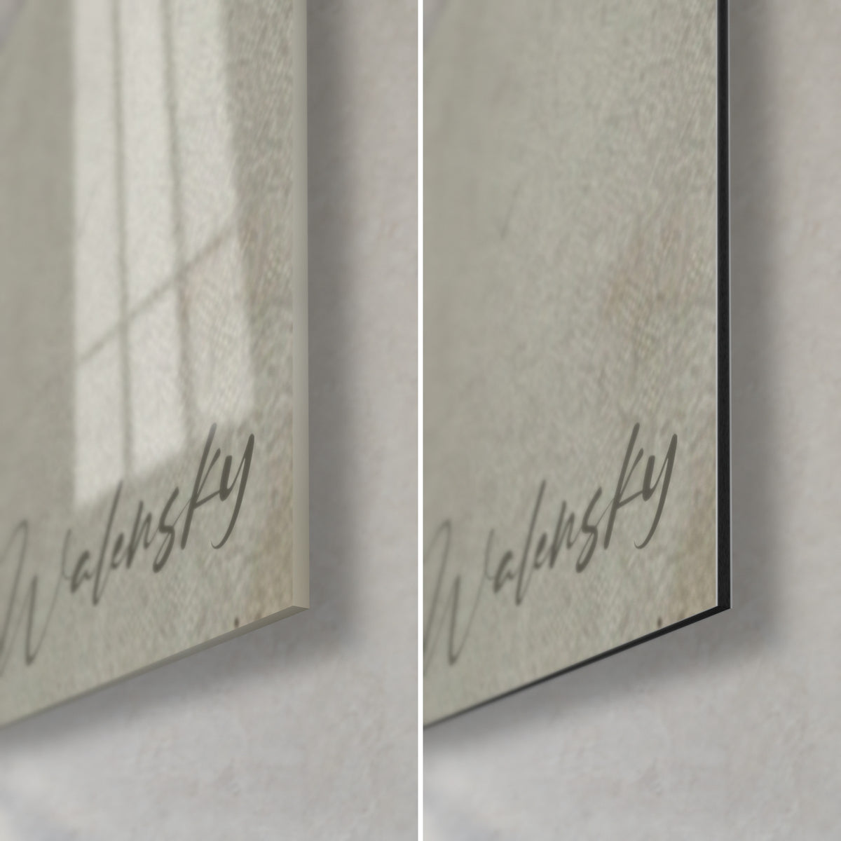 Quadro di un atleta a torso nudo abbozzato al carboncino, angolo in basso a destra: vetro acrilico lucido con riflessi, alluminio Dibond beige opaco, bordo da 3 mm