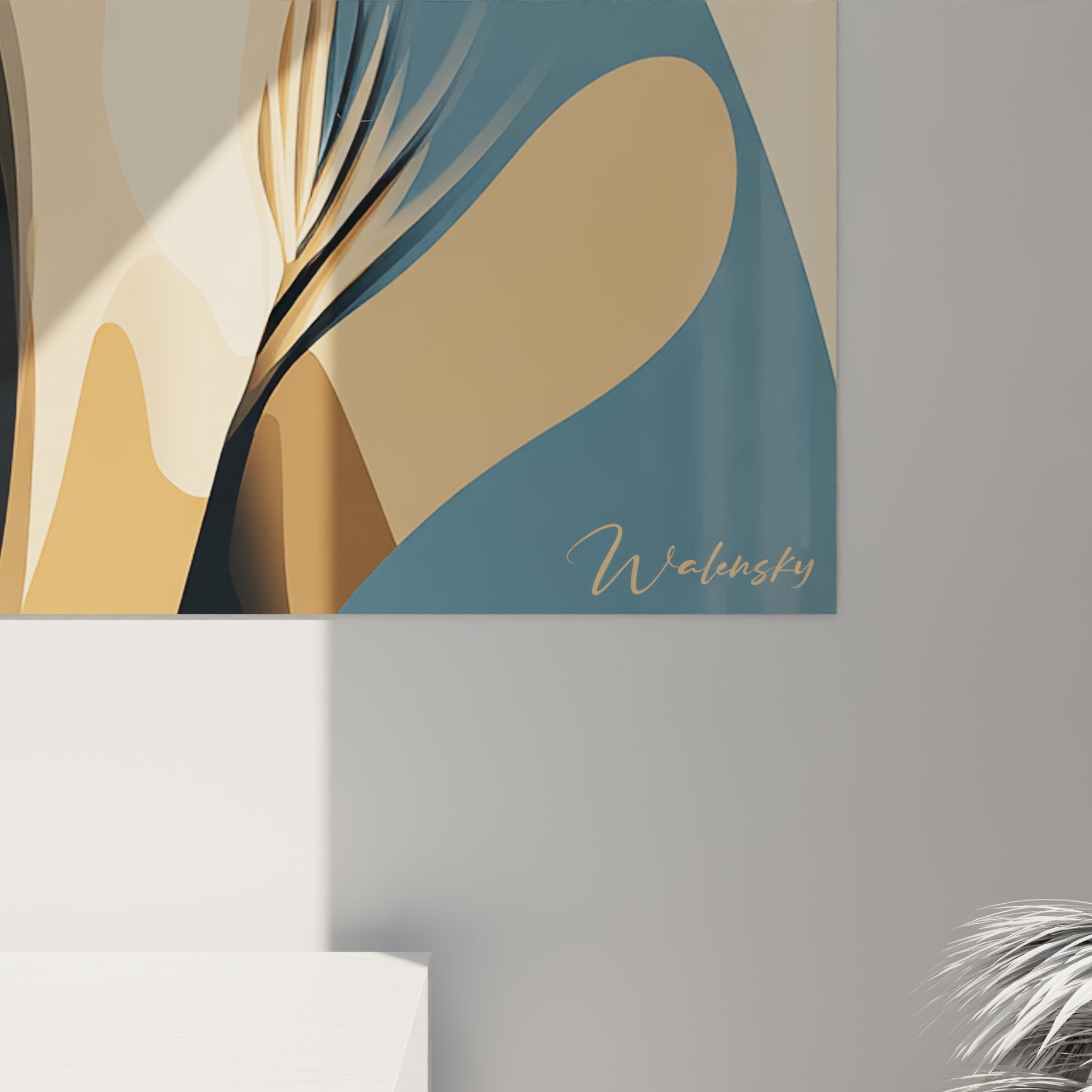 Vista d'insieme del quadro gatto Sphynx ritratto in un interno design dai toni neutri