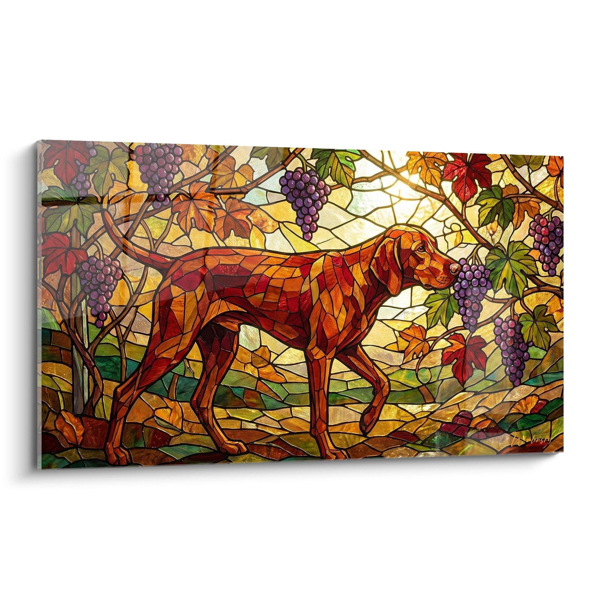 Tableau vitrail mosaique chien Vizsla roux dans vignes automnales avec grappes violettes sur fond dore