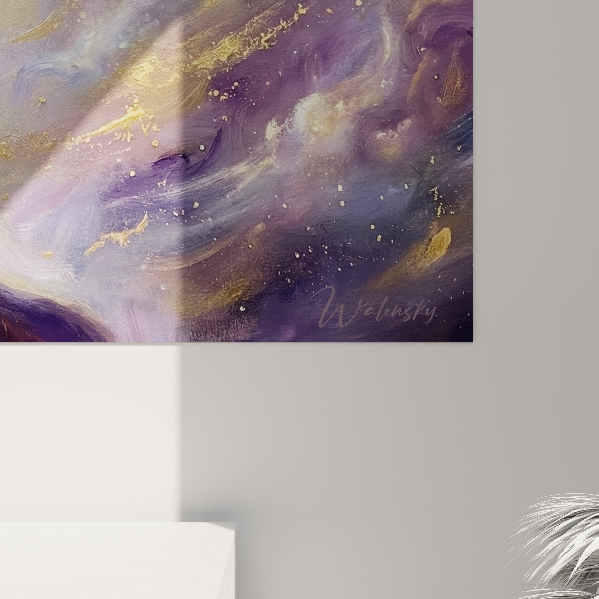 Gesamtansicht Gemälde kosmischer Baum Chakras, Explosion violetter Blütenblätter auf mystischem goldenem Hintergrund