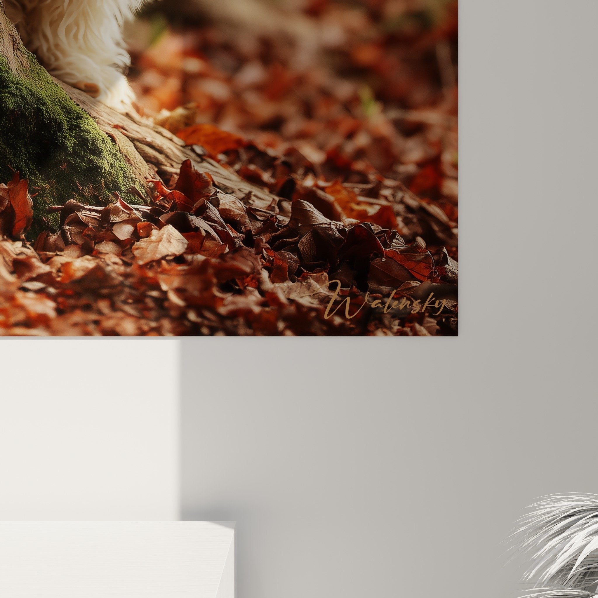 Vue d'ensemble tableau Bichon Havanais blanc forêt automnale feuilles dorées ambiance naturelle