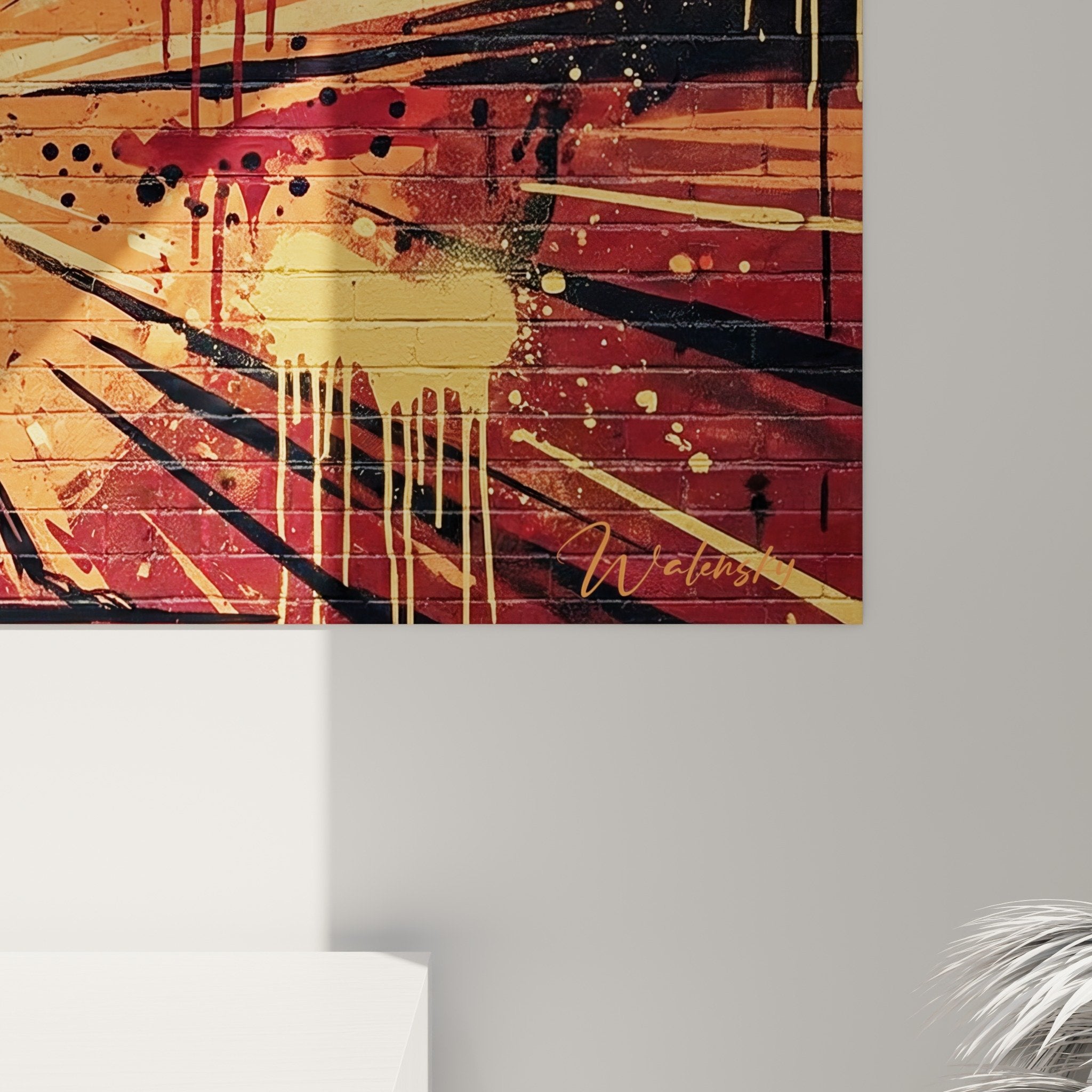 Gesamtansicht Kunstwerk heroische Ameise leuchtende orangefarbene Strahlen dramatische Komposition zeitgenössische Wandkunst