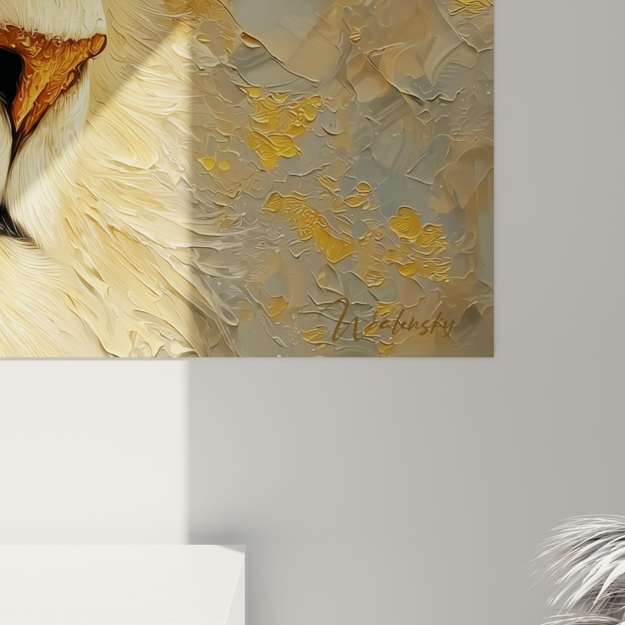 Vista d'insieme quadro leone dorato decorazione salotto, integrazione armoniosa toni caldi arredo in legno