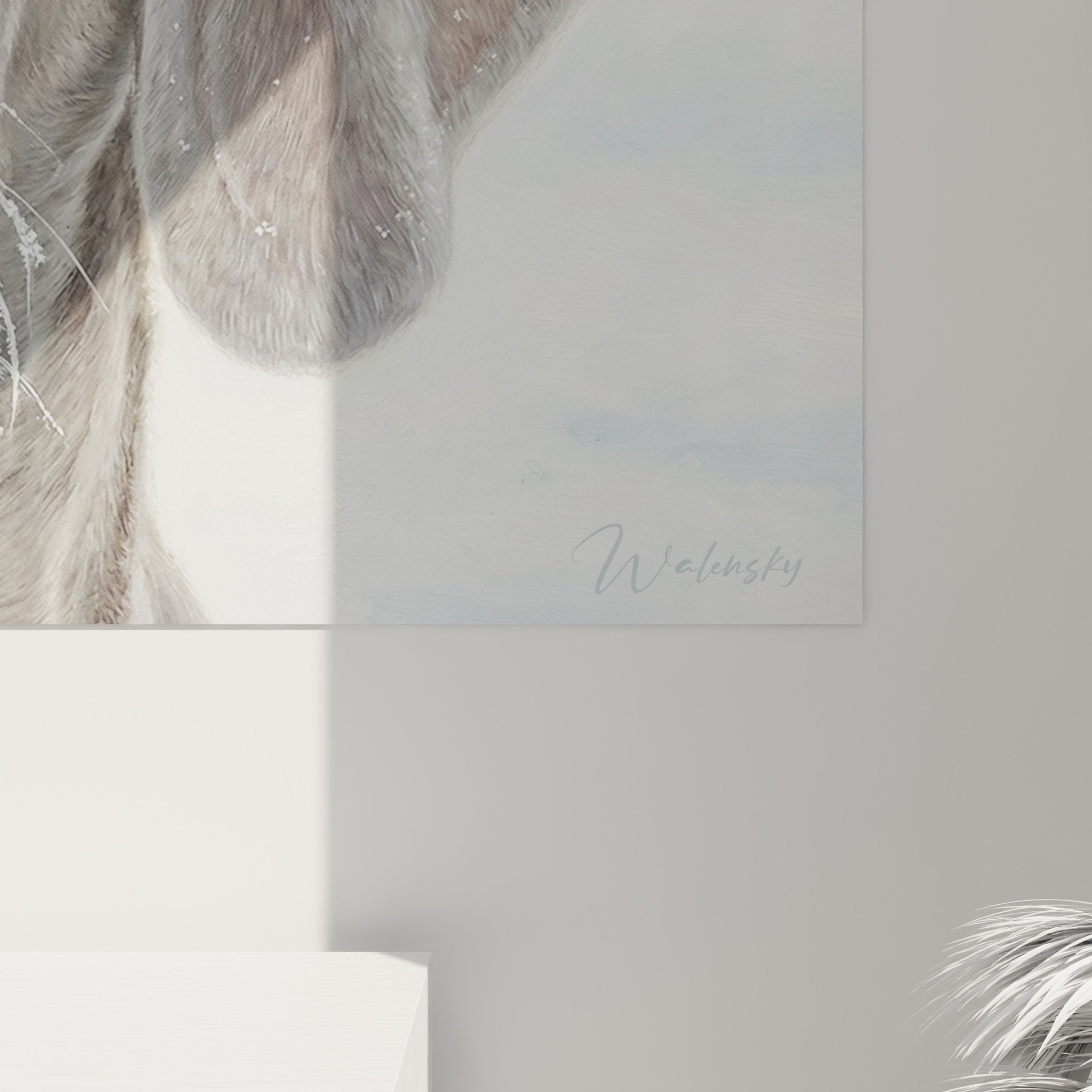 Vue d'ensemble portrait Braque de Weimar hivernal, tableau chien gris fond neige blanc