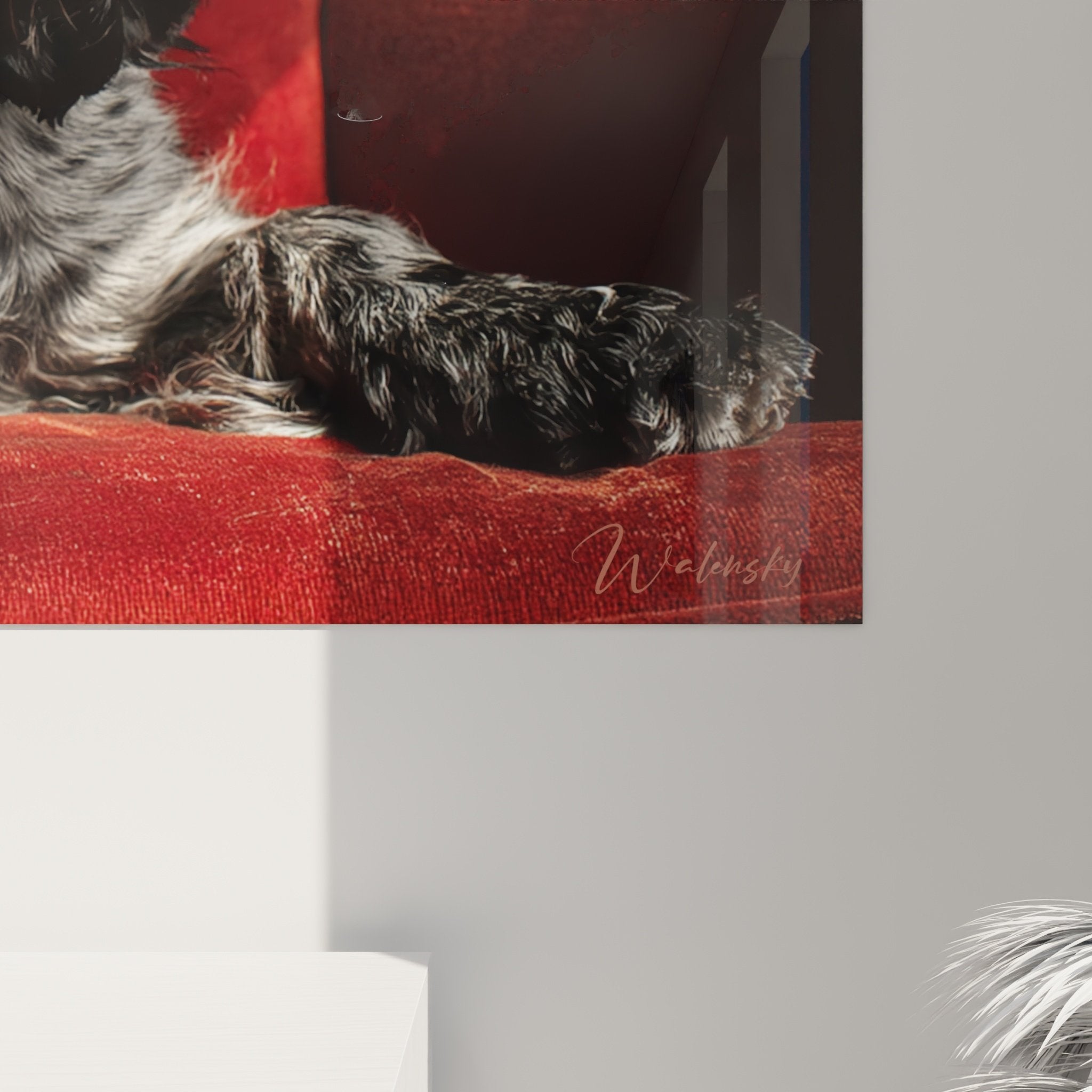 Vue d'ensemble tableau mural Cocker Americain, portrait chien elegant sur fauteuil rouge carmin