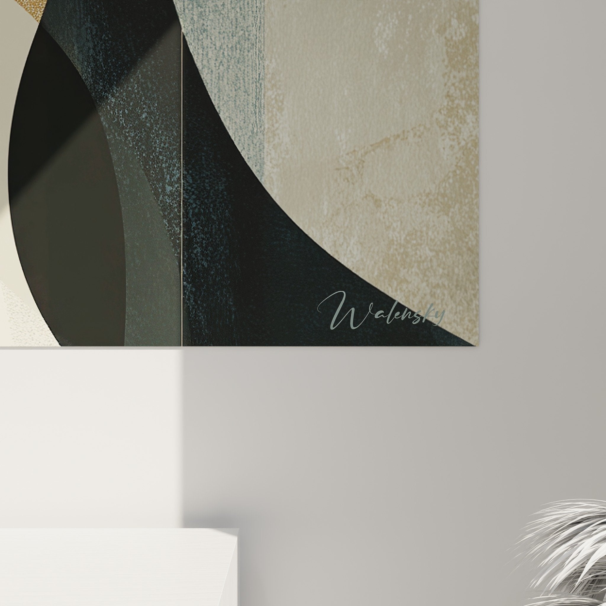 Vue d'ensemble tableau lévrier contemporain dans salon moderne aux murs clairs