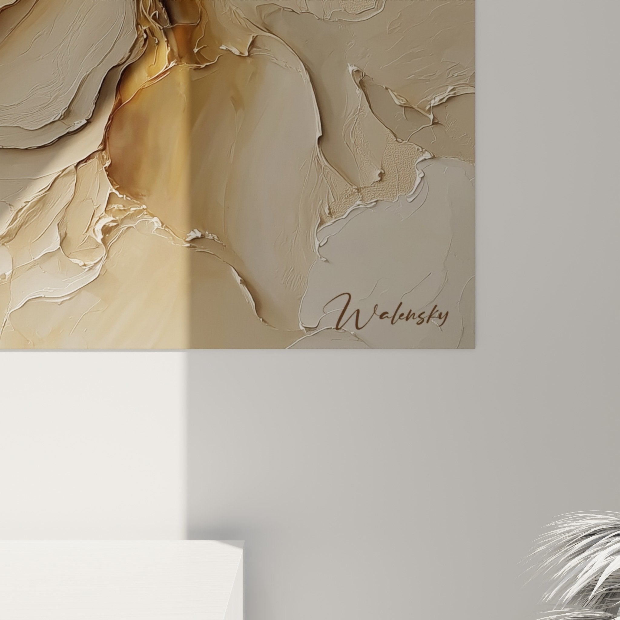 Vue ensemble tableau abstrait beige dore textures relief decoration interieur feng shui