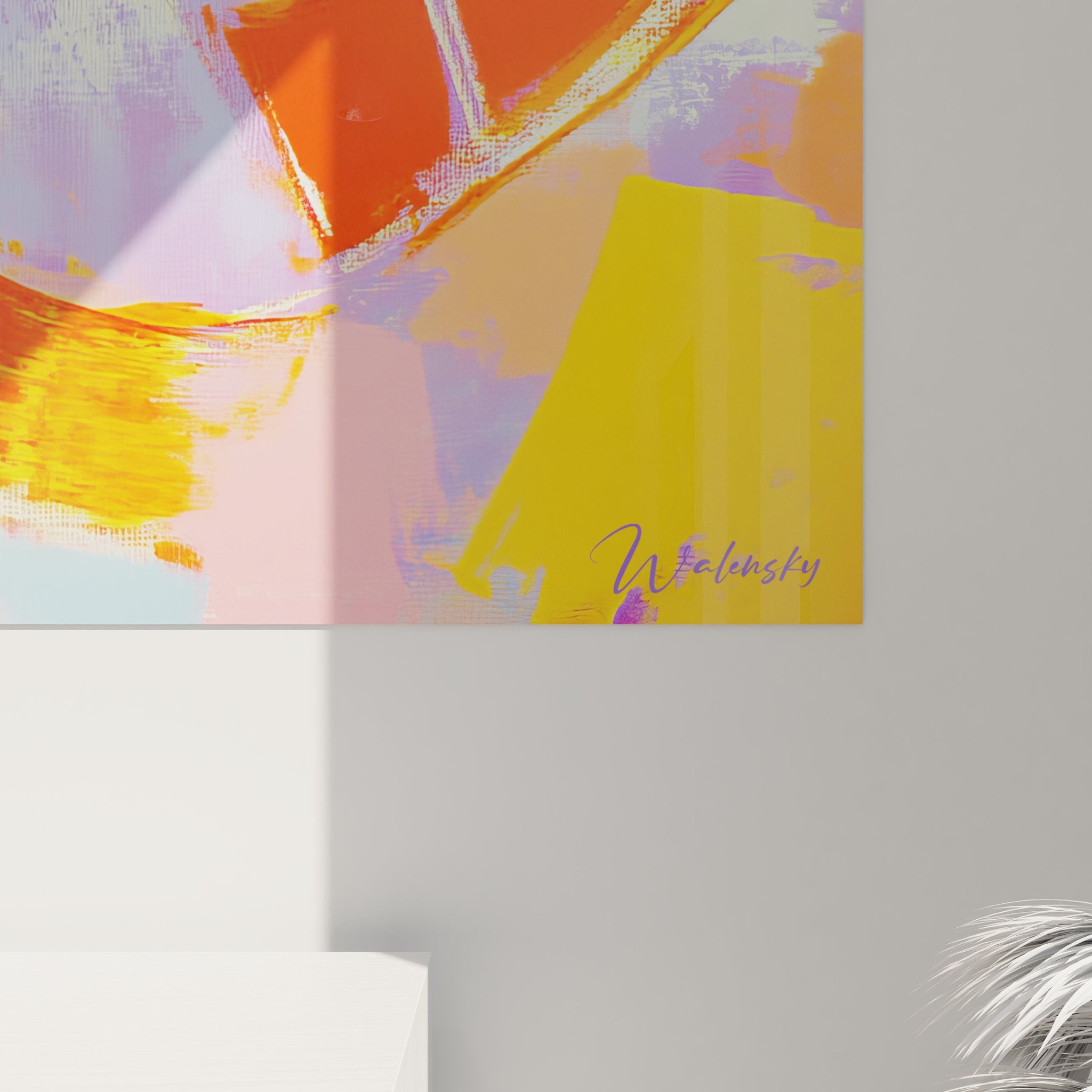 Vue d'ensemble tableau abstrait mouvement coloré exposé sur mur blanc décoration contemporaine