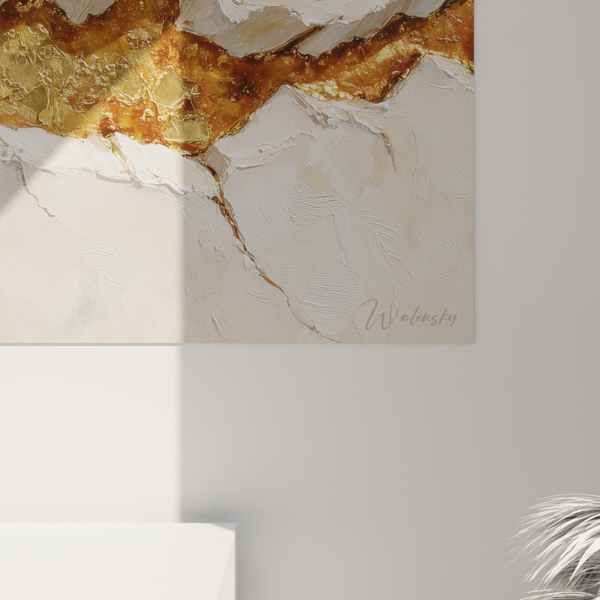 Übersicht des horizontalen abstrakten Gemäldes in Beige-Gold in zeitgenössischem minimalistische Interieur