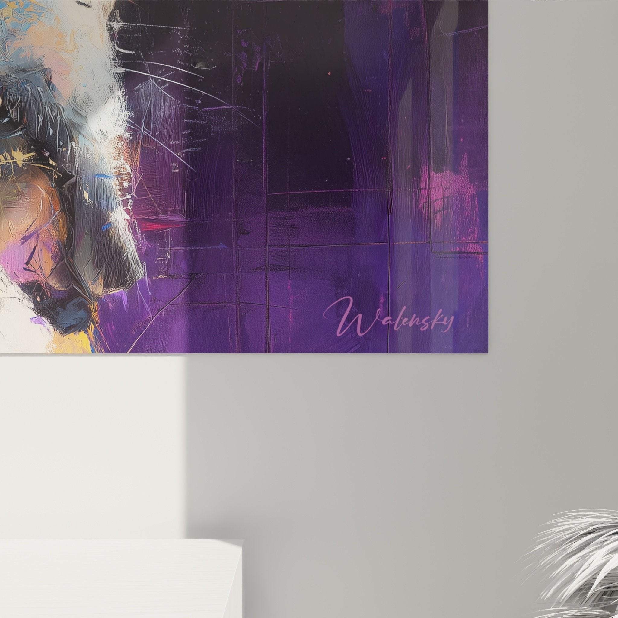 Gesamtansicht des expressionistischen Boxer-Porträtgemäldes in einem modernen minimalistischen Interieur
