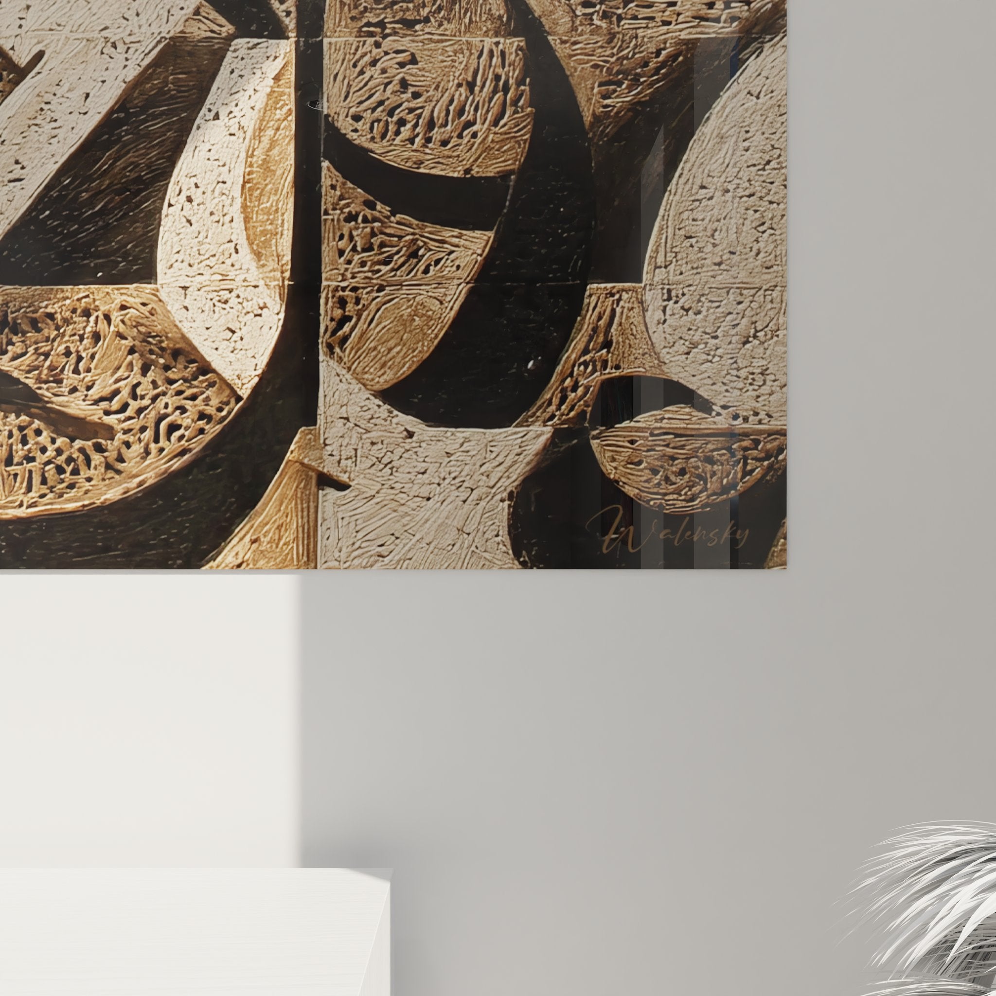 Vue ensemble tableau mural calligraphie arabe sculptée décoration culture africaine