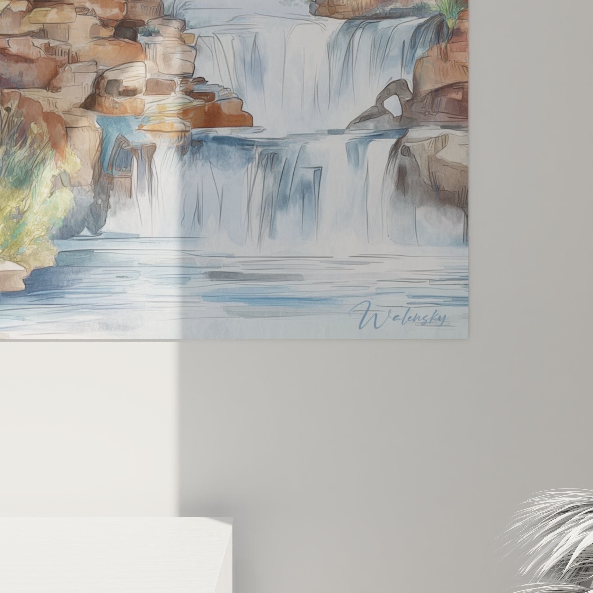 Vue d'ensemble tableau cascade naturelle avec roches colorées et végétation luxuriante