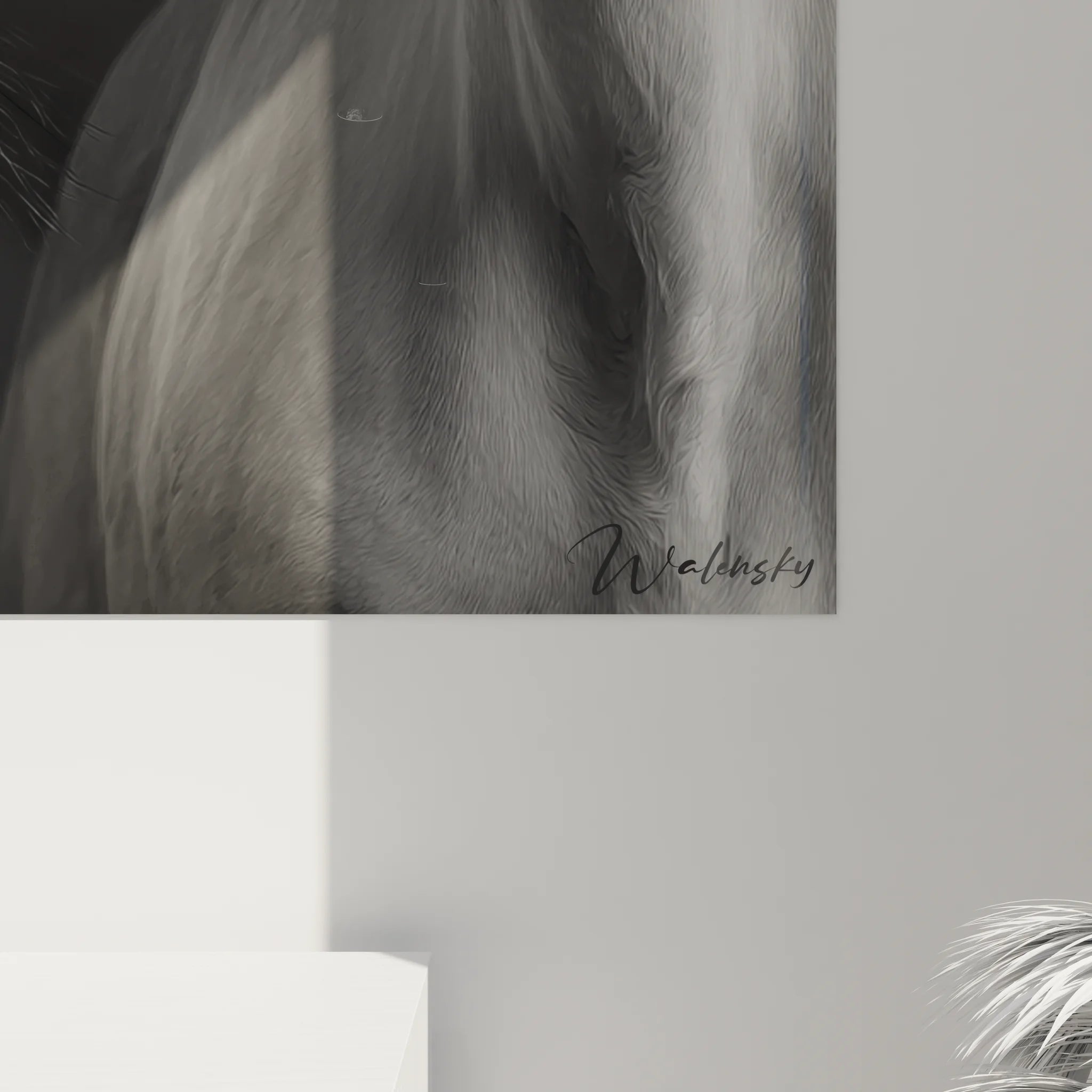 Vue ensemble tableau cheval blanc décoration murale noir et blanc salon