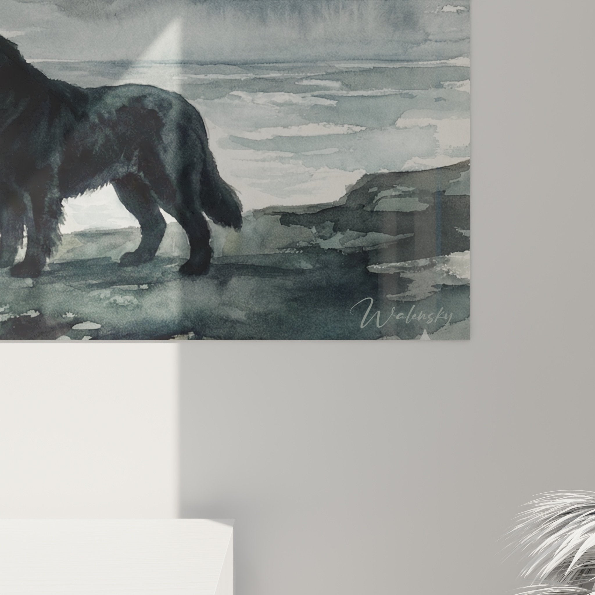 Vue d'ensemble tableau panoramique chien océan, composition horizontale tons gris bleu