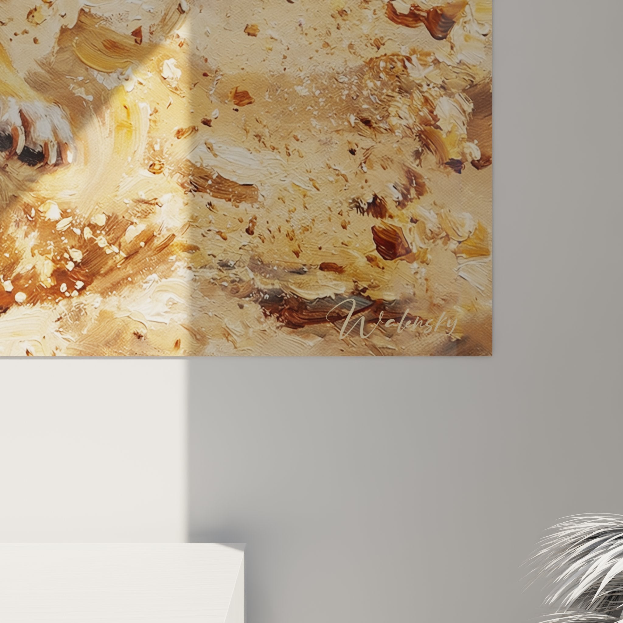 Vue d'ensemble tableau chihuahua dynamique dans intérieur moderne, palette beige et tons terre