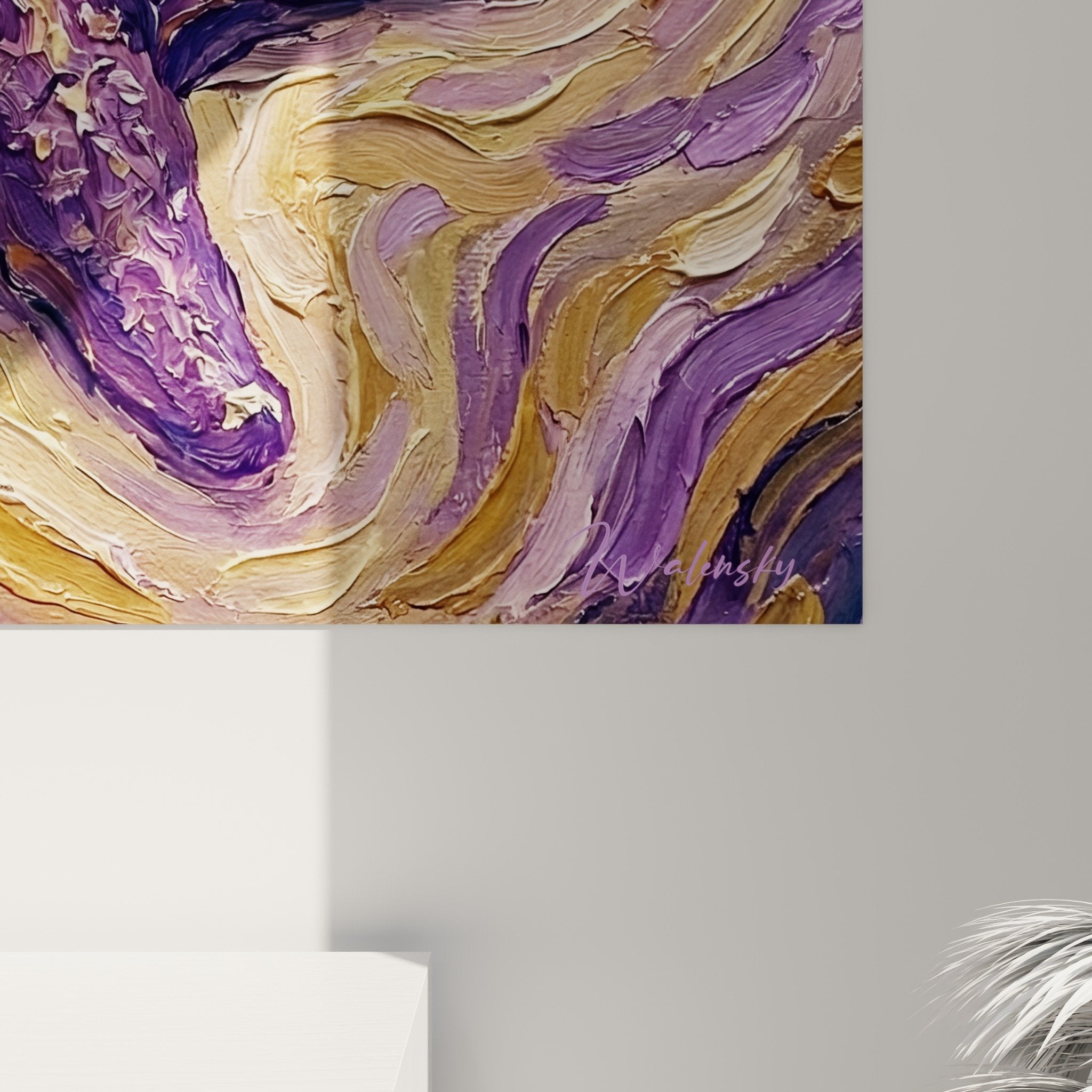 Vue d'ensemble tableau étoile de mer violette aux mouvements fluides dorés, art mural expressif océan