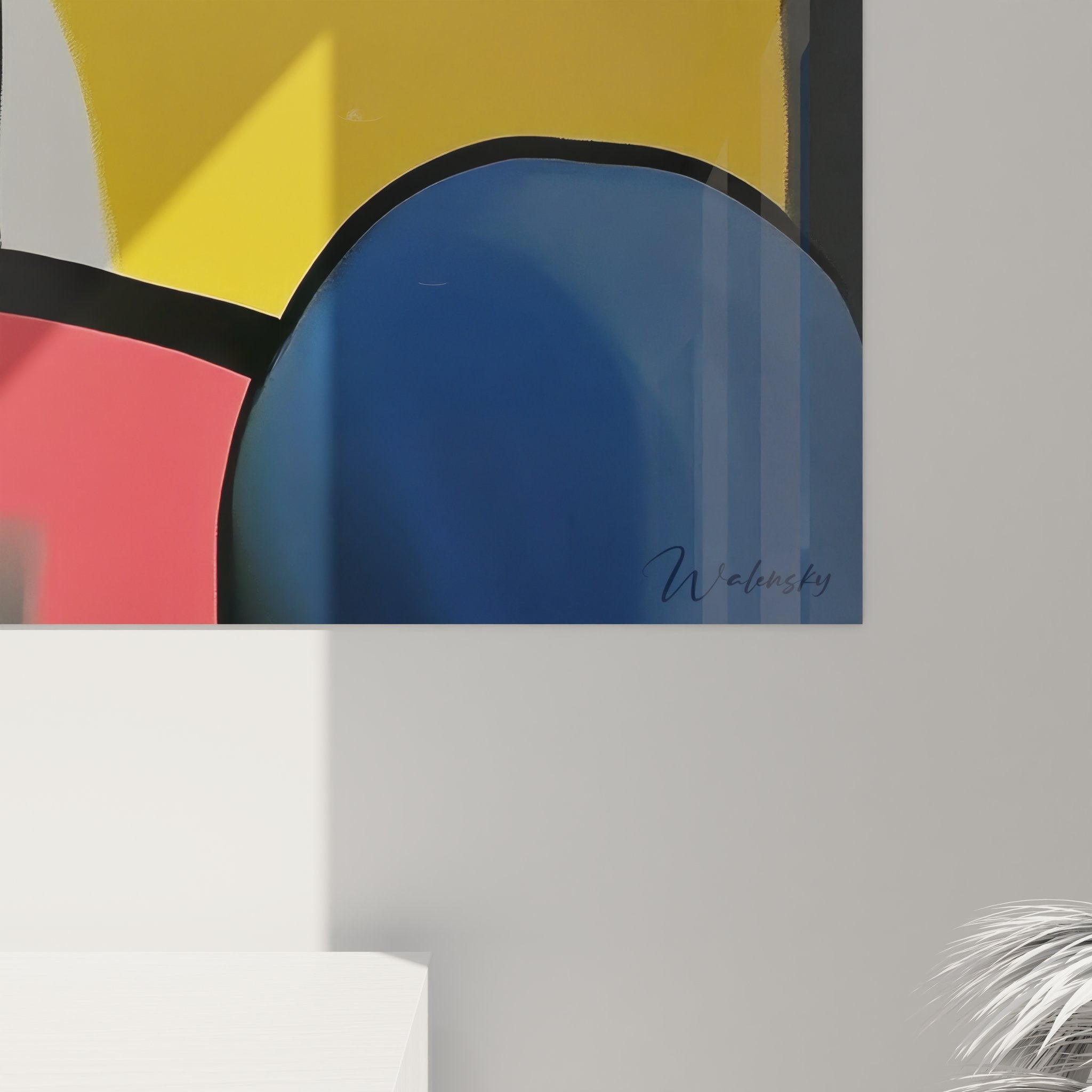 Vue ensemble tableau géométrique abstrait coloré présenté sur fond blanc pour décoration murale