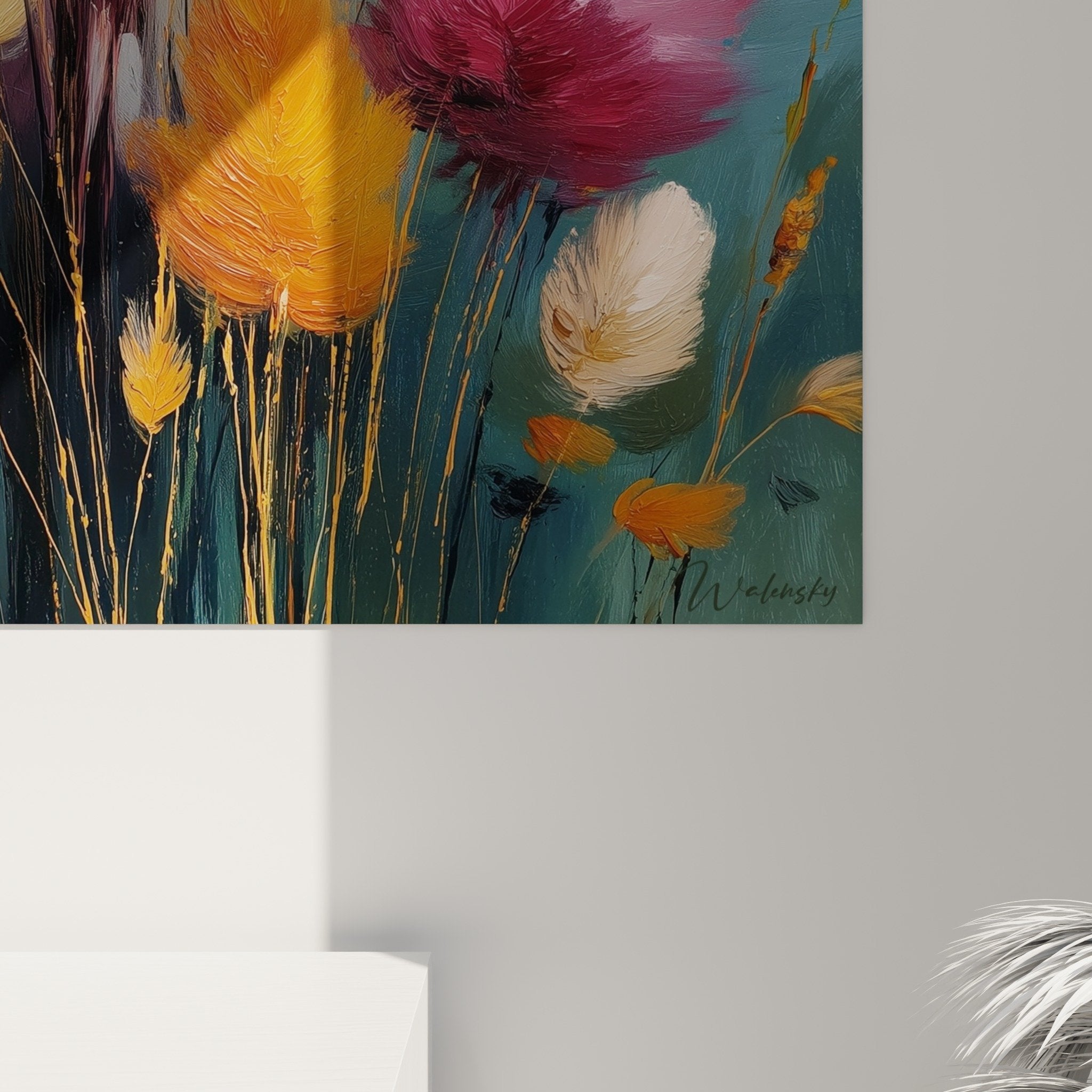 Übersicht des Gramineen-Gemäldes in einem zeitgenössischen Interieur, das Herbstfarben hervorhebt