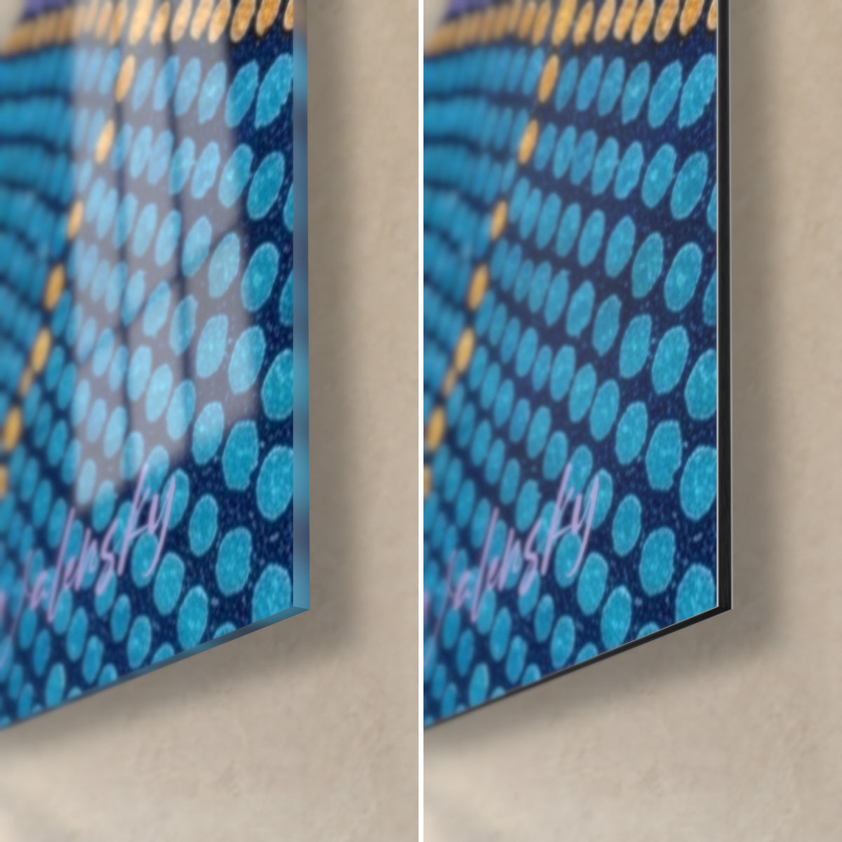 Schilderij kleine hamster in een mozaïek van amberkleurige en turquoise stippen, rechtsonder in glanzend glas en mat Dibond-aluminium