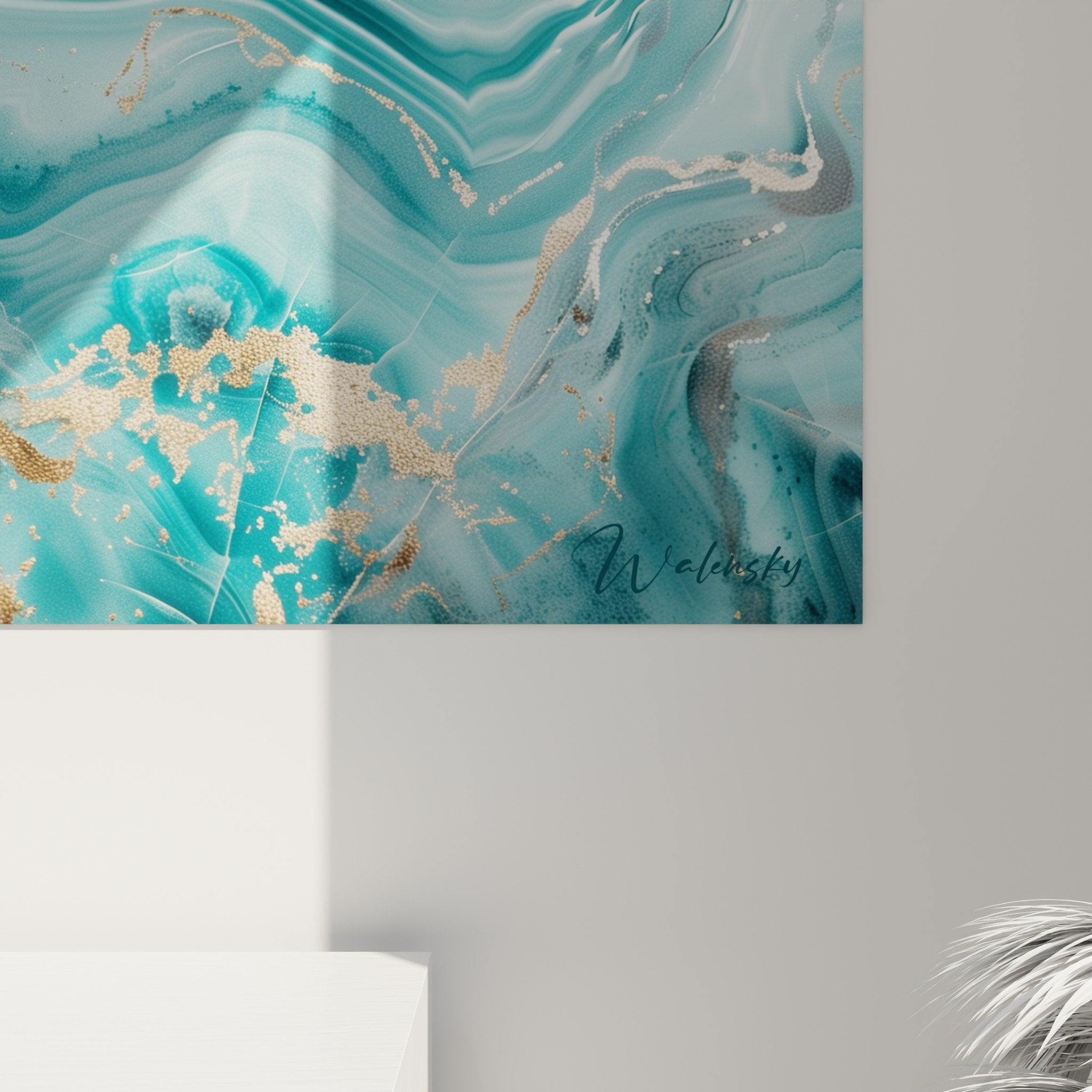 Vue d'ensemble tableau abstrait marbre bleu turquoise, effets fluides et reflets dorés sur toile