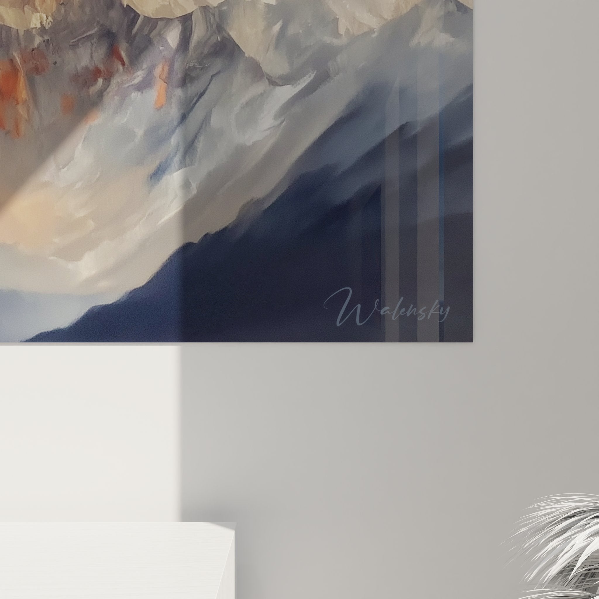 Vue ensemble tableau mural montagne coucher soleil dans salon contemporain ambiance chaleureuse