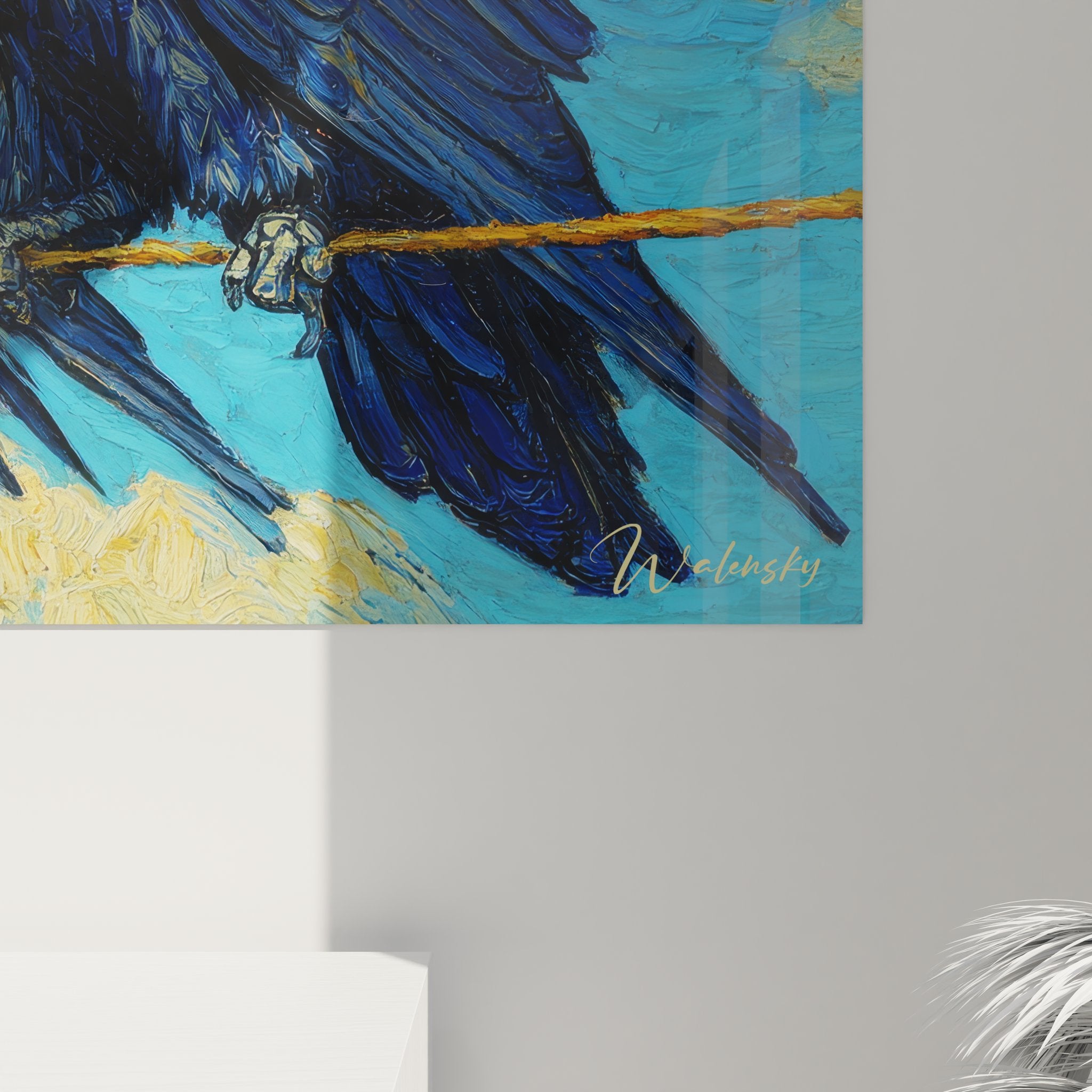 Vue ensemble tableau mural corbeau dans salon, art décoratif oiseau noir pour décoration intérieure