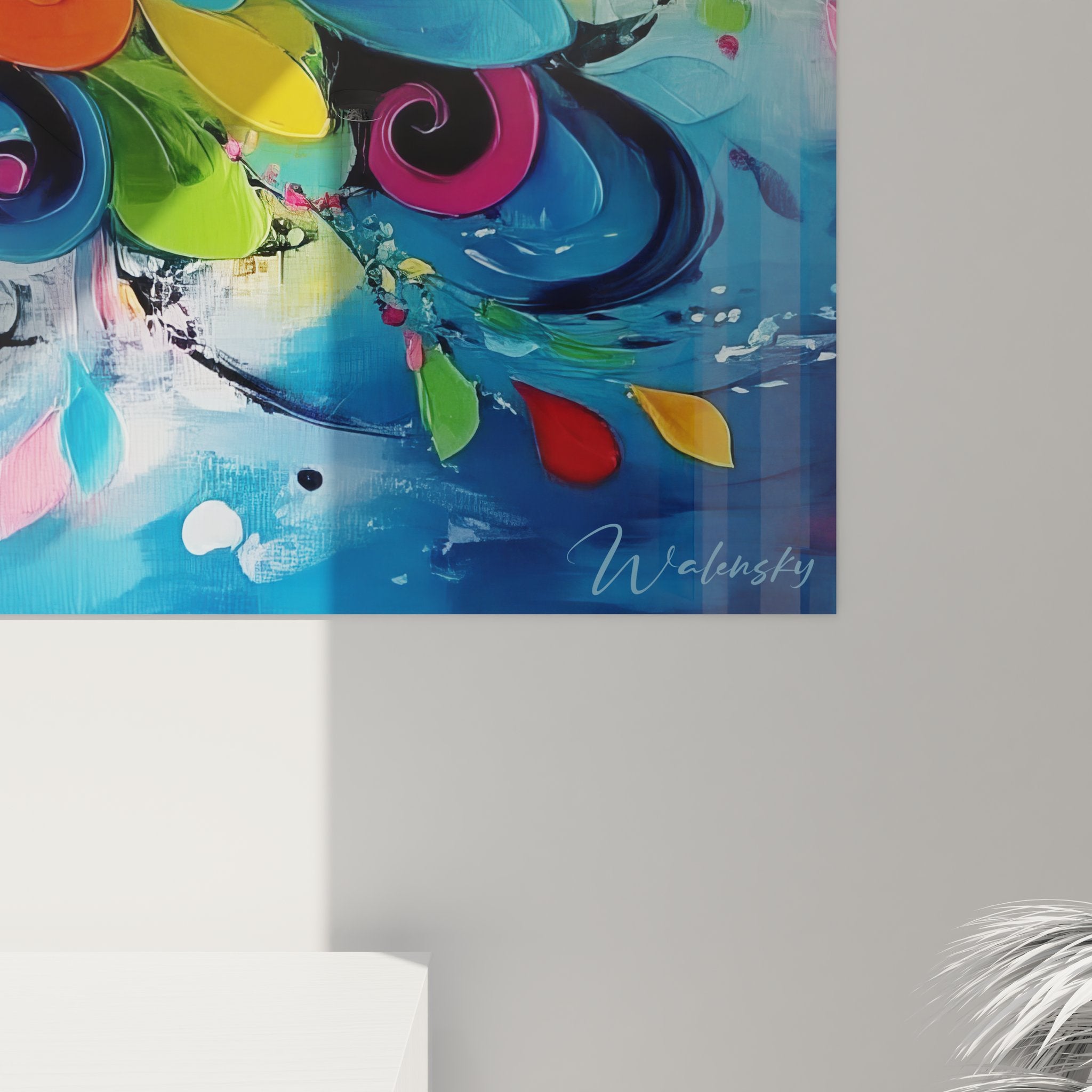 Vue d'ensemble tableau mural spirale florale dans intérieur moderne avec éclairage décoratif