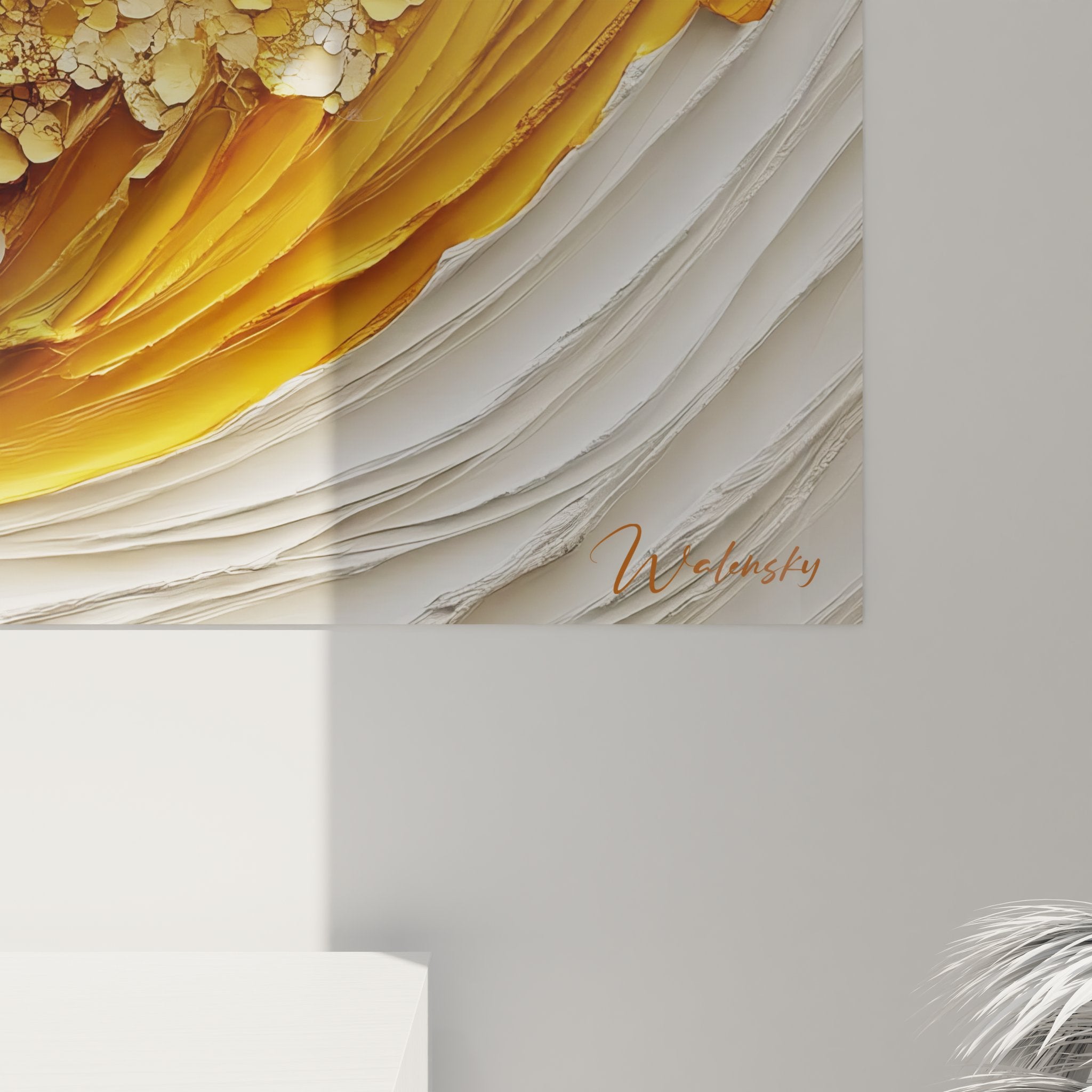 Vue d'ensemble tableau paysage abstrait vague dorée avec sphère cristalline, art contemporain mural