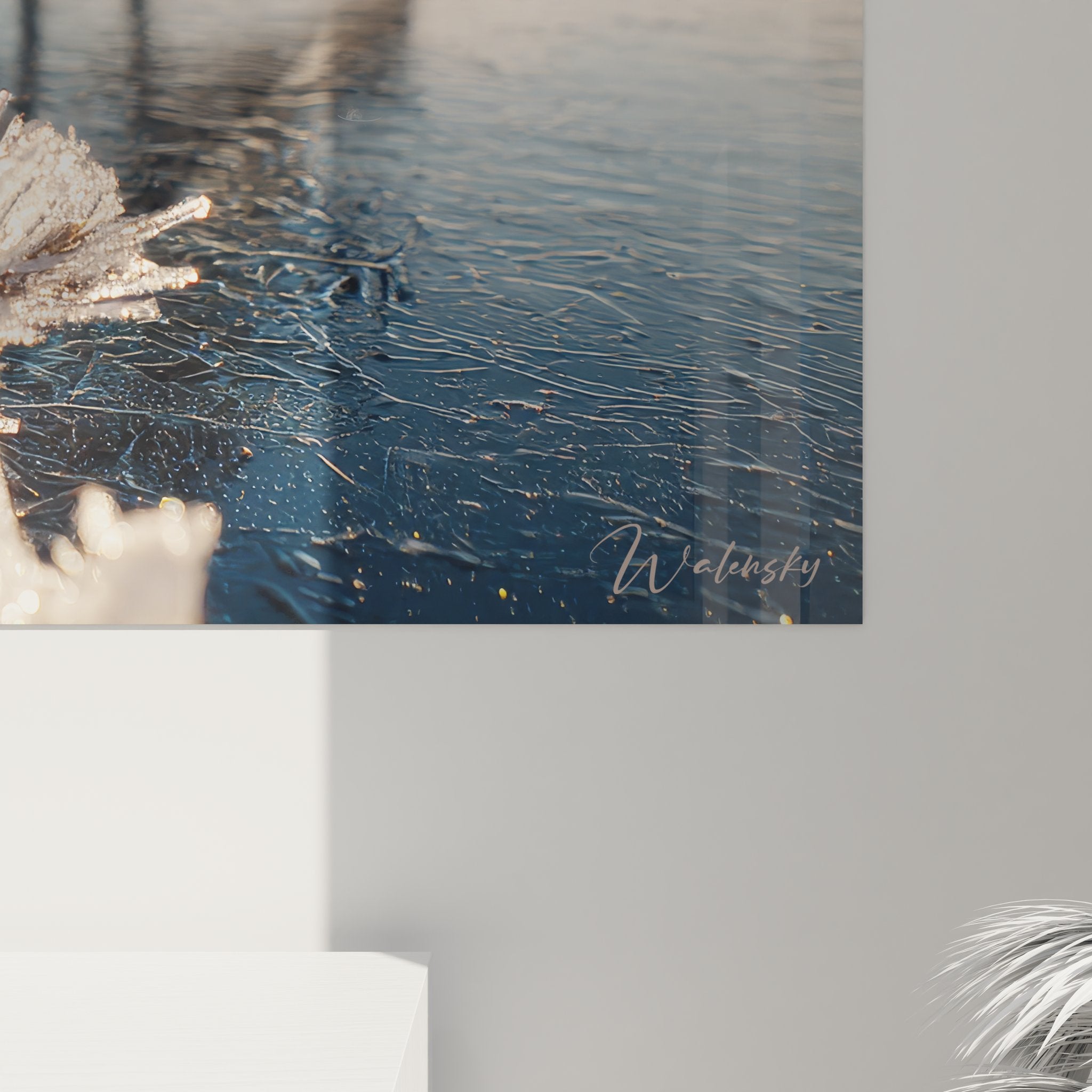 Vue ensemble tableau mural paysage hivernal lac gelé avec conifères enneigés