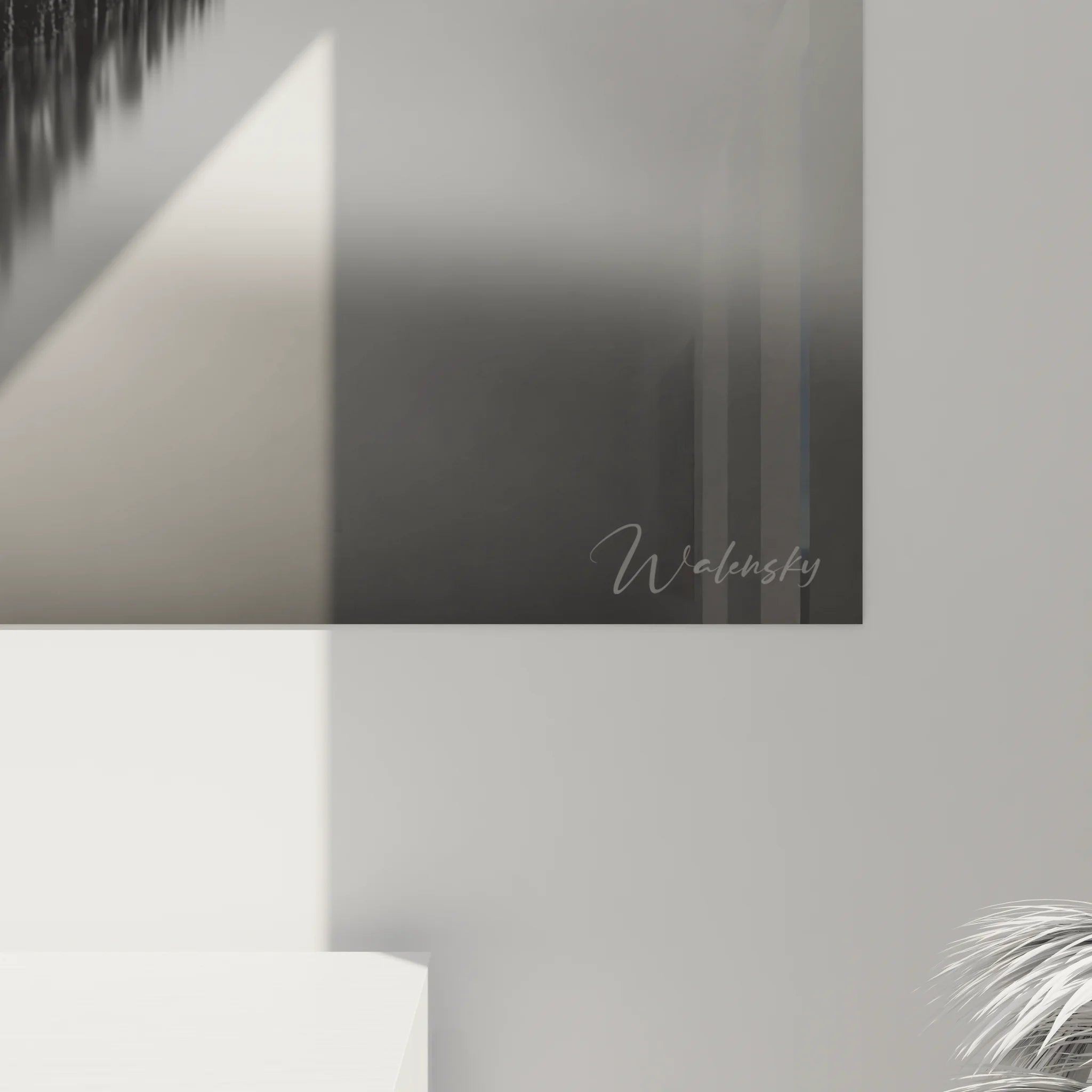 Vue d'ensemble du tableau paysage marin noir et blanc avec perspective infinie des poteaux