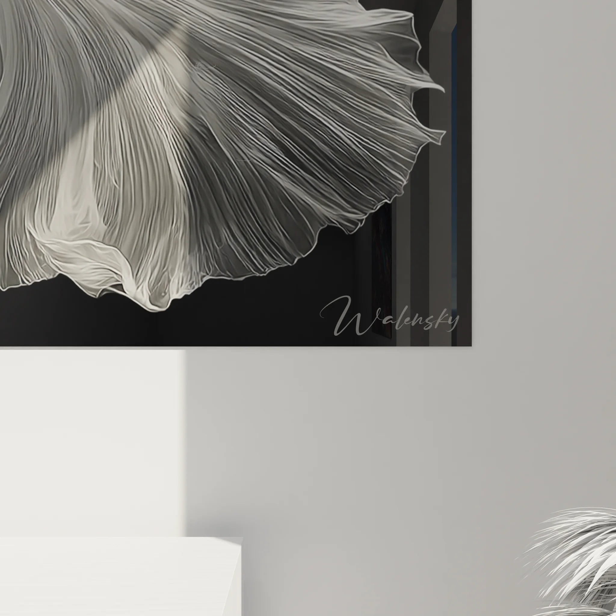 Vue d'ensemble du tableau poissons betta dans salon moderne noir et blanc