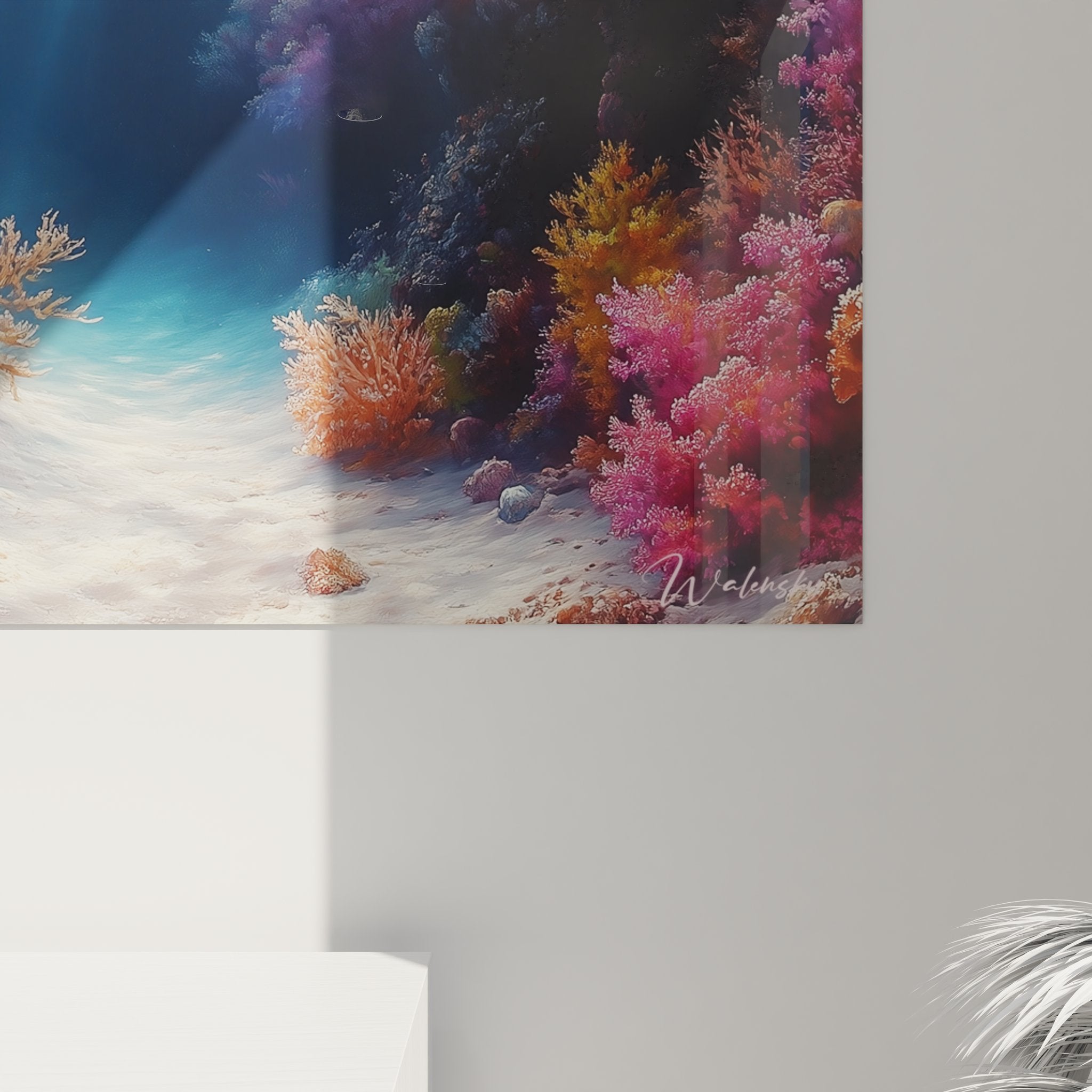 Vue ensemble tableau mural récif corallien dans salon avec ambiance déco marine