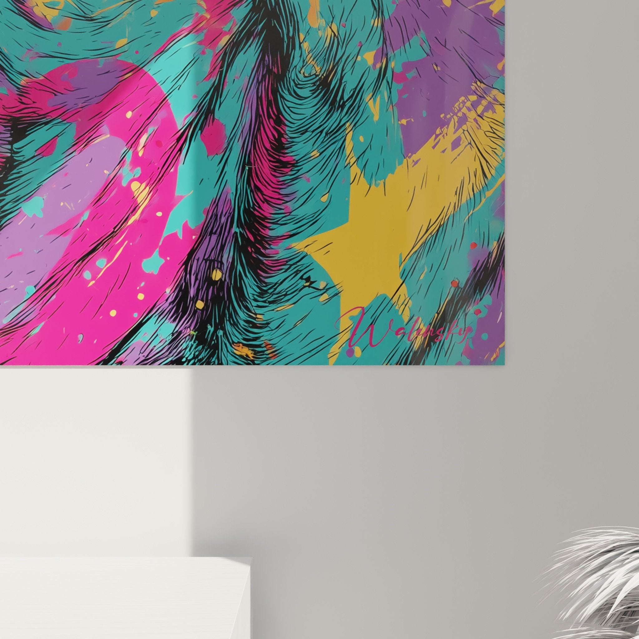 Überblick über das mehrfarbige Shar Pei Gemälde in einem modernen Interieur mit Ambientelicht