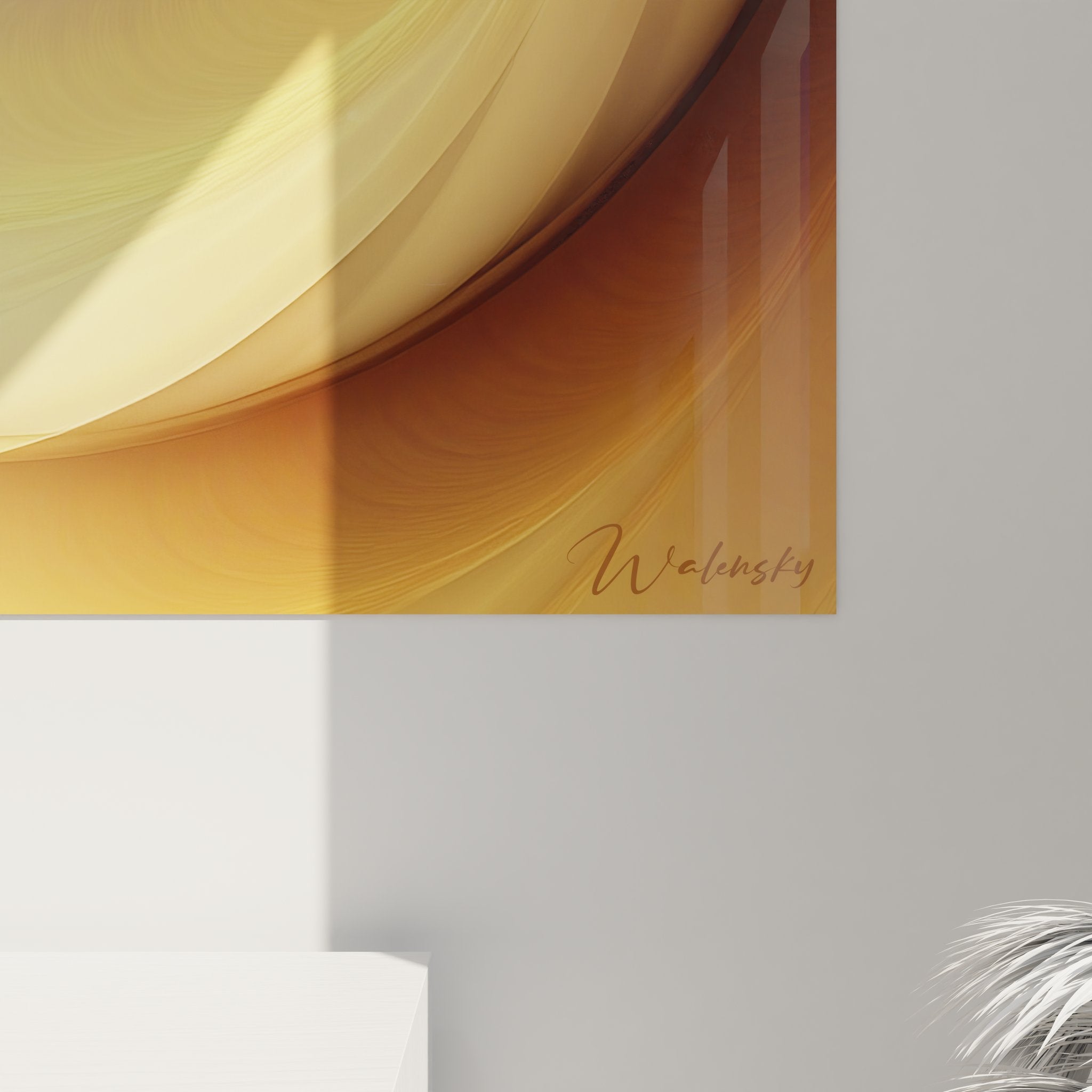 Vue ensemble tableau mural spirale abstraite dorée violette dans intérieur contemporain