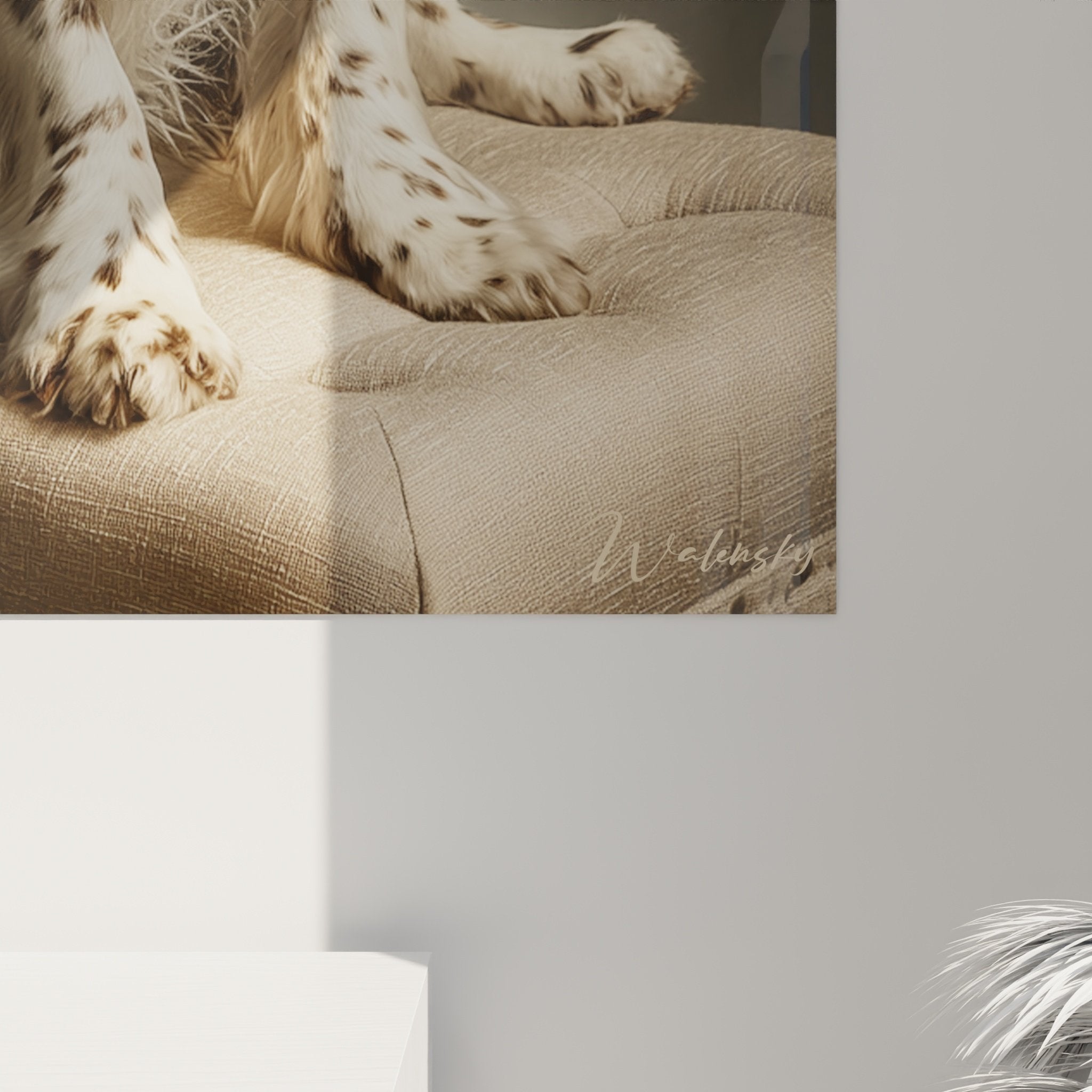 Vue d'ensemble tableau mural Springer Anglais sur canapé beige dans salon style scandinave déco naturelle chaleureuse