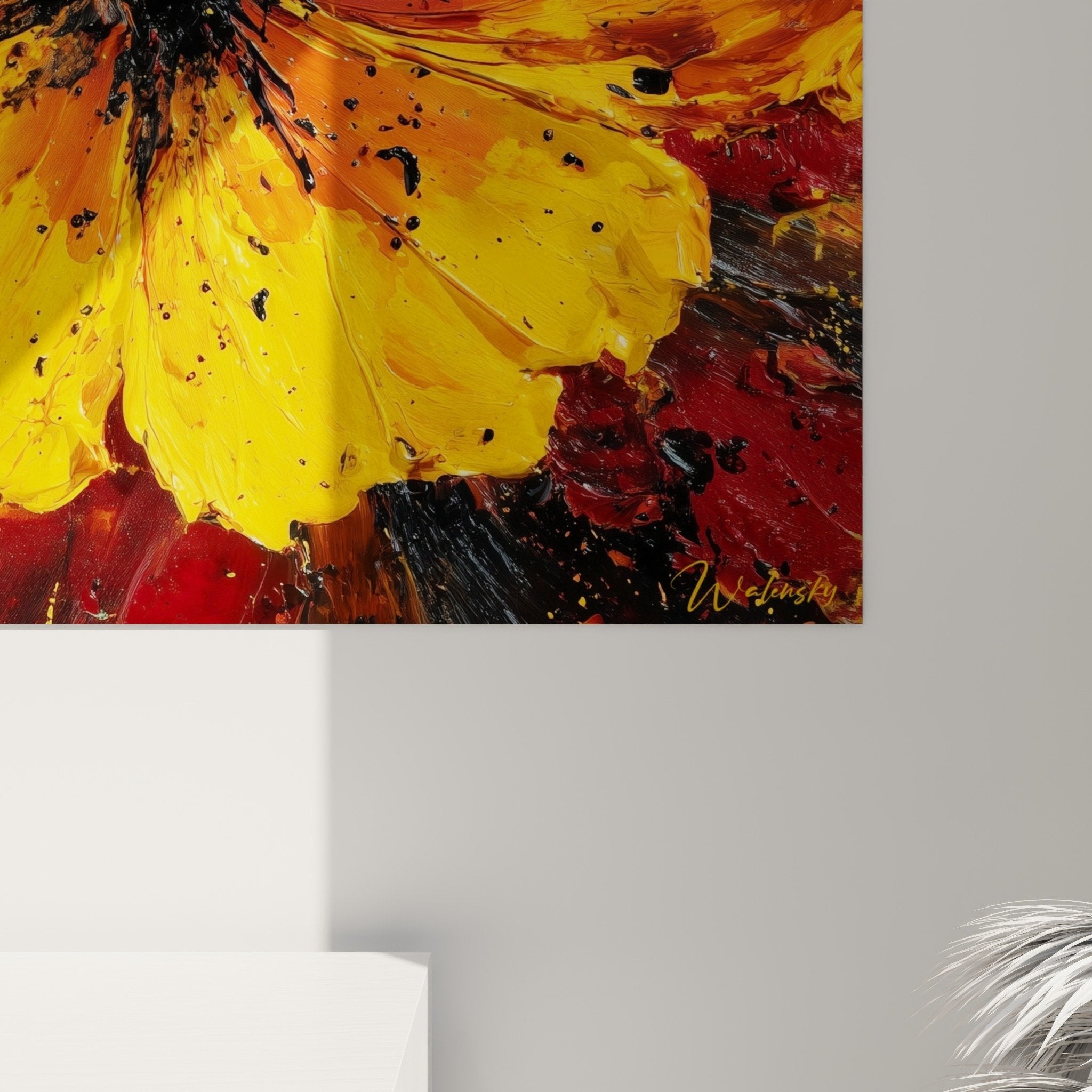 Vue ensemble tableau fleur jaune orange salon contemporain mur gris feng shui sud feu