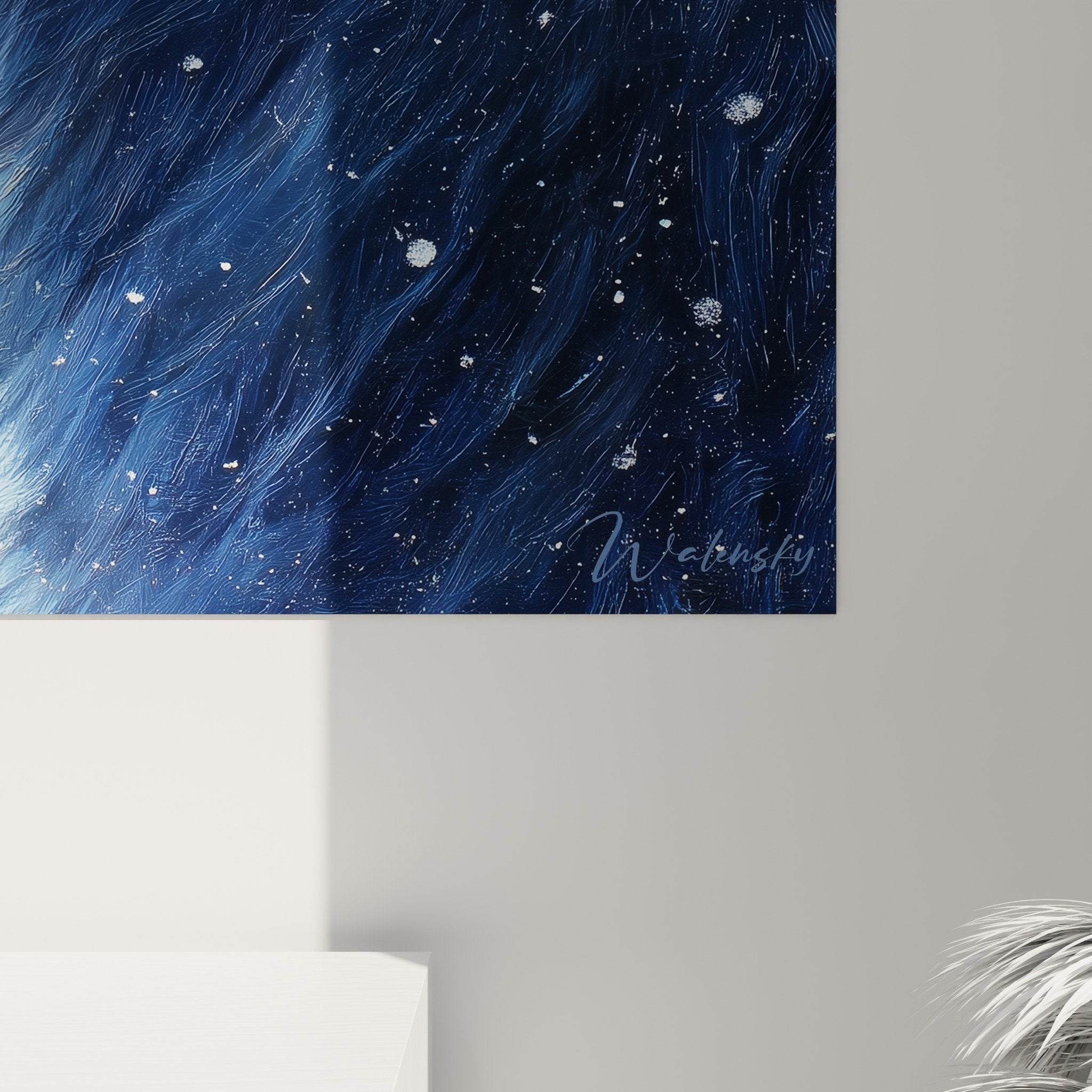 Vue d'ensemble tableau Briard hivernal dans salon contemporain, ambiance chaleureuse mobilier bois naturel