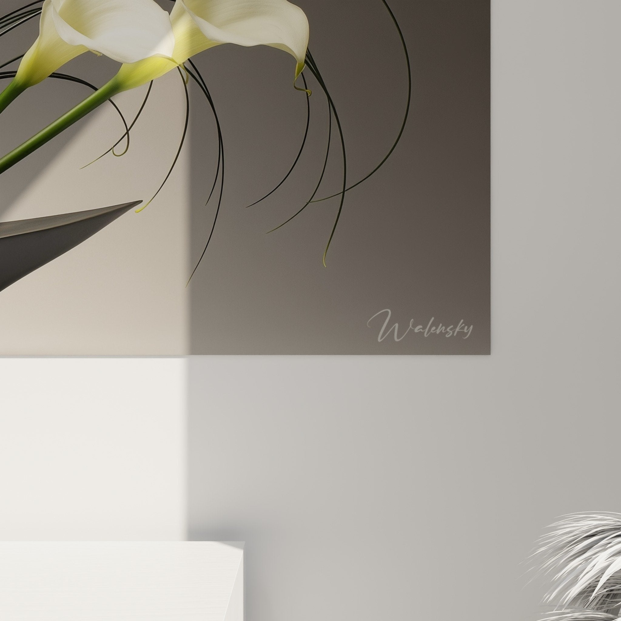 Vue ensemble tableau ikebana salon moderne composition florale zen callas chrysanthemes decoration murale contemporaine
