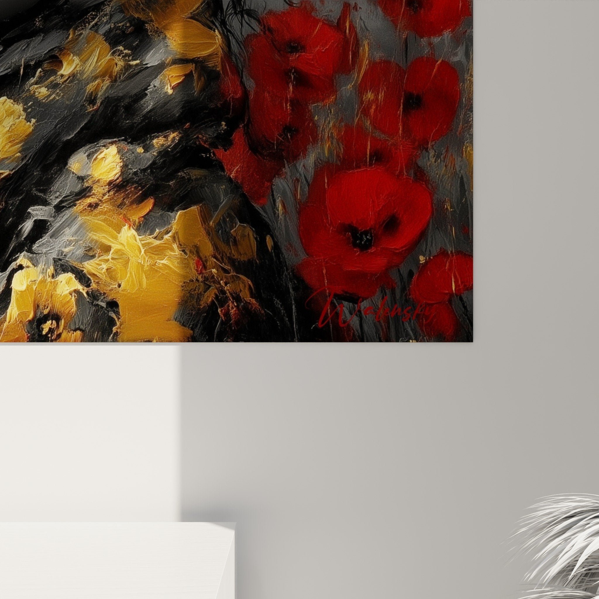 Gesamtansicht Kinderwandgemälde und rote Blumen im zeitgenössischen Wohnzimmer, Wanddekoration mit Mohnblumen