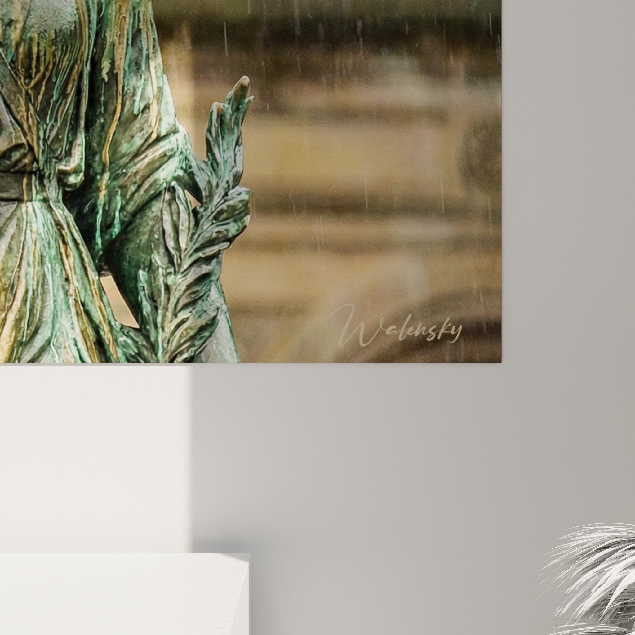 Vue ensemble tableau ange bronze pluie decoration murale spirituelle protection divine art