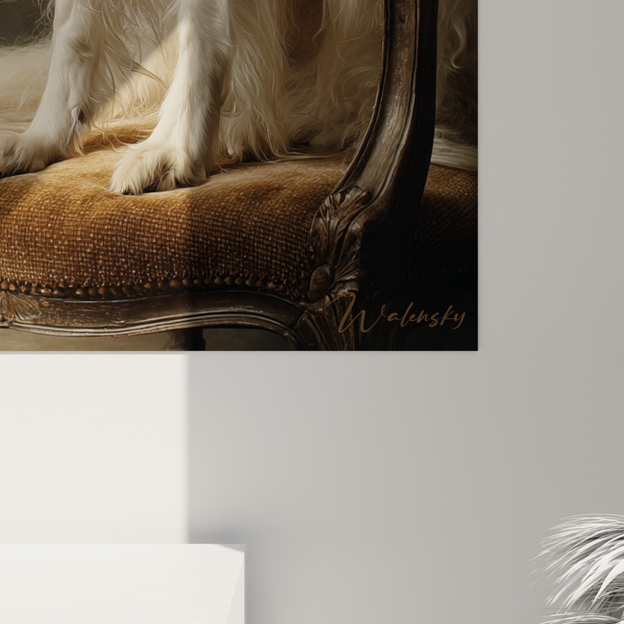 Vue d'ensemble du tableau Barzoi dans intérieur raffiné aux tons chauds et dorés