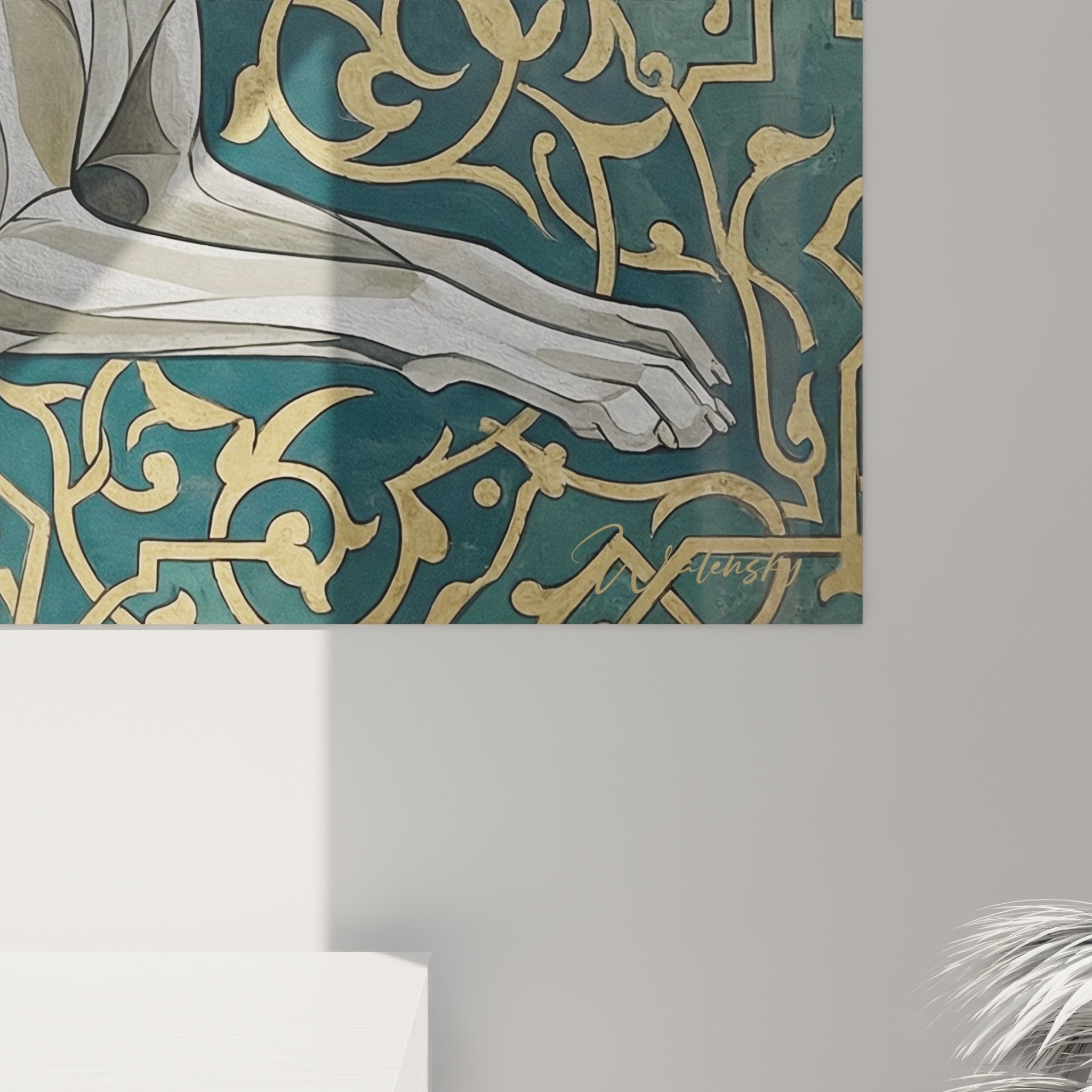 Vue ensemble tableau braque de weimar decoratif ornements orientaux dores fond vert emeraude art mural contemporain