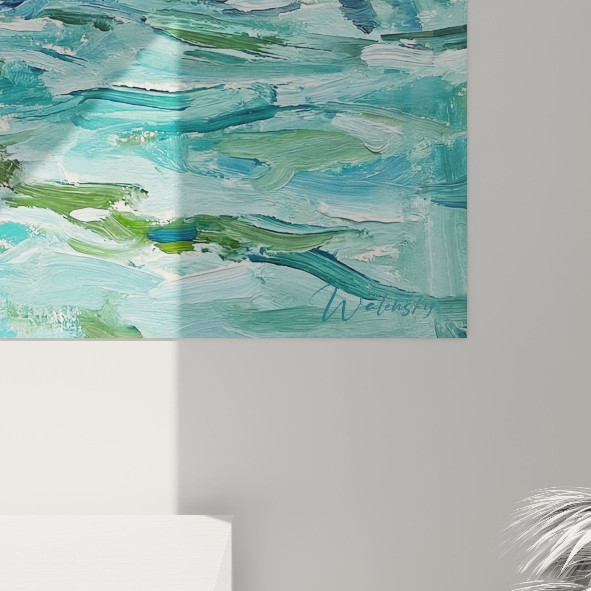 Vue d'ensemble tableau décoratif Cane Corso nageant, œuvre d'art mural aux tons bleus et verts pour salon contemporain