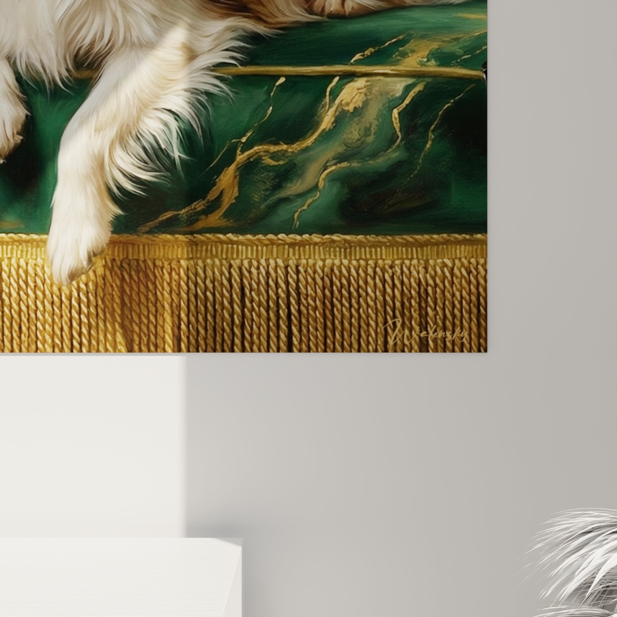 Vue ensemble tableau chien papillon sur fauteuil malachite decoration interieur sophistique